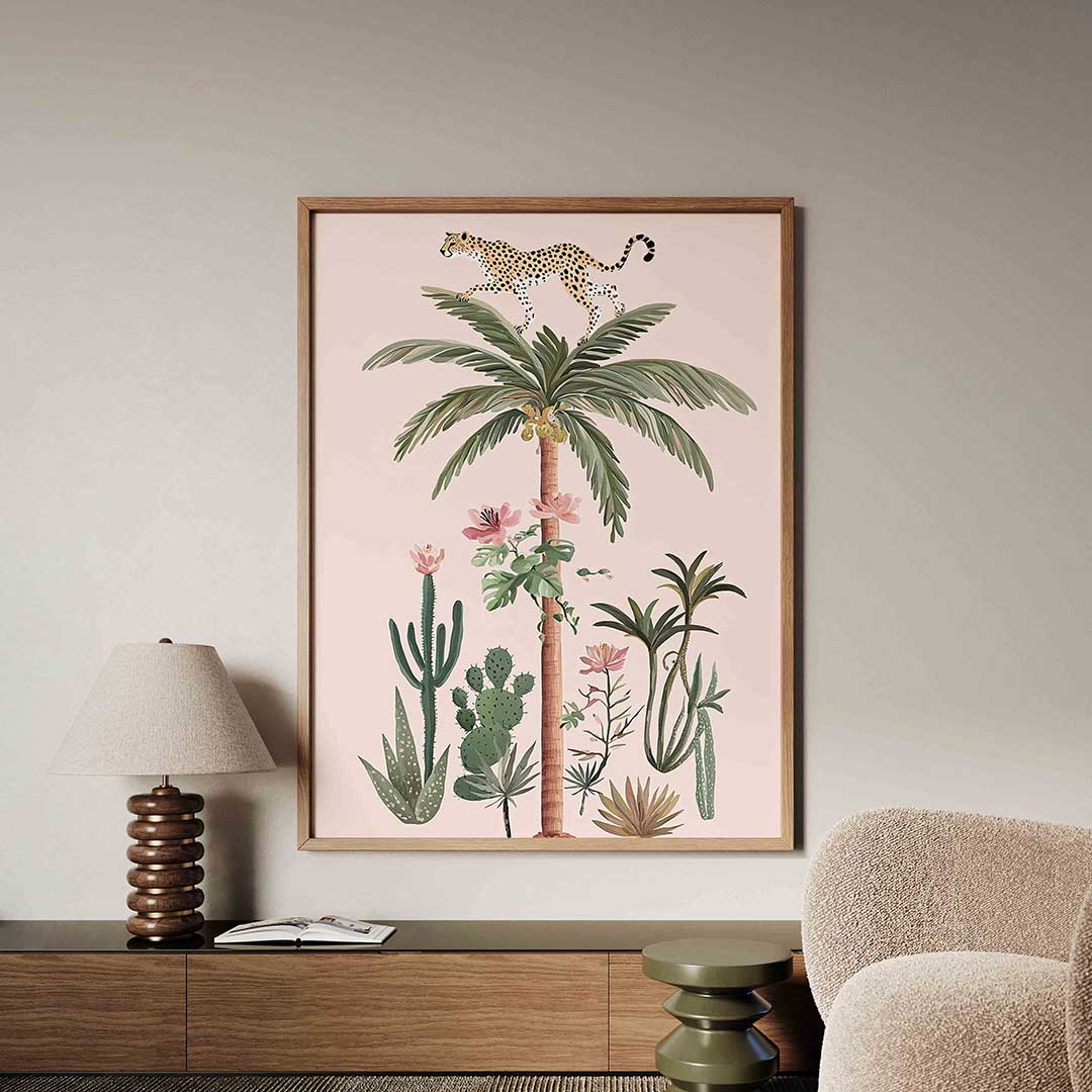 Luipaard op palm – tropische jungle poster in staand formaat