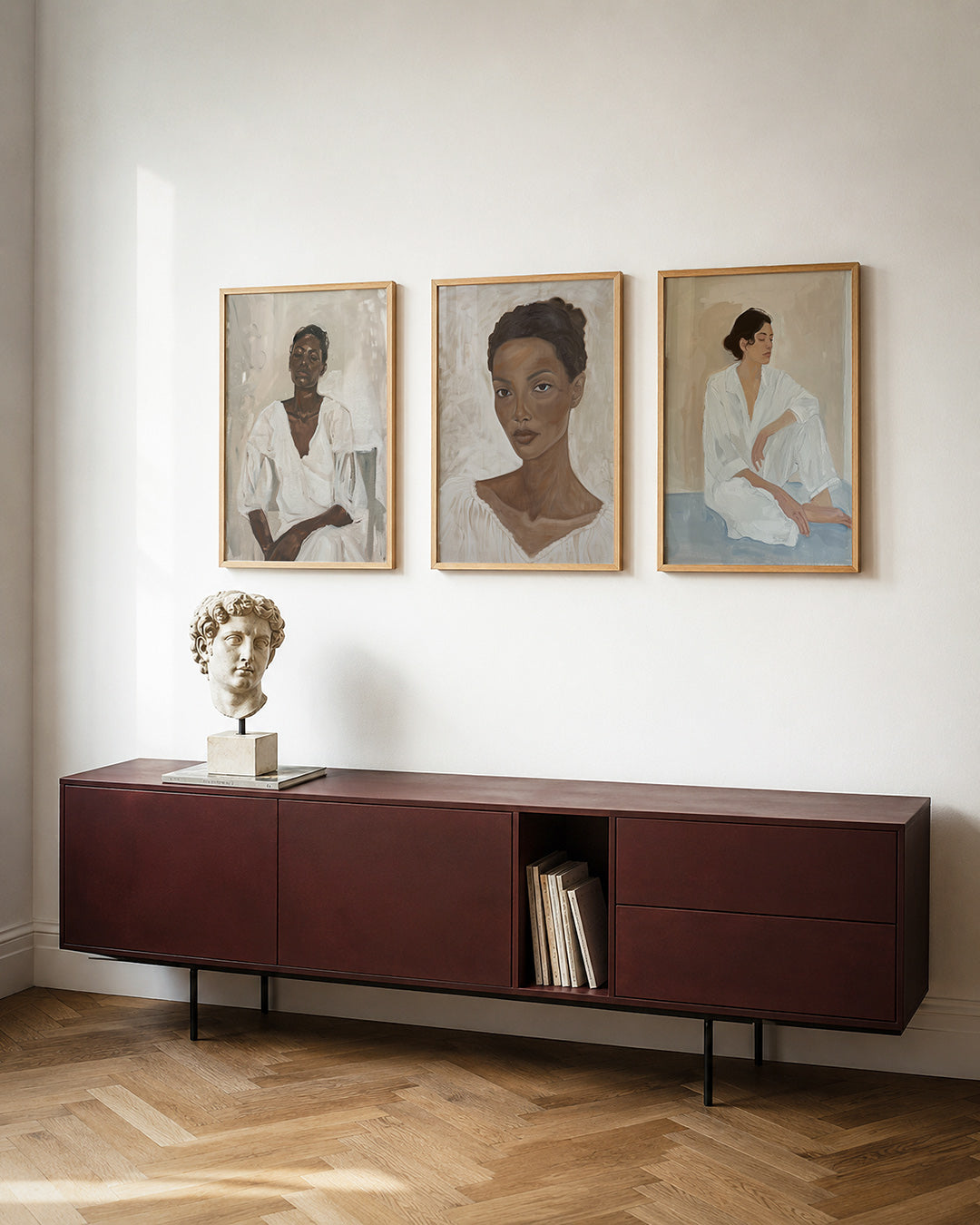 Rustige portretstudie posterset – tweede productweergave – een serene figuur in wit, met zachte penseelstreken en