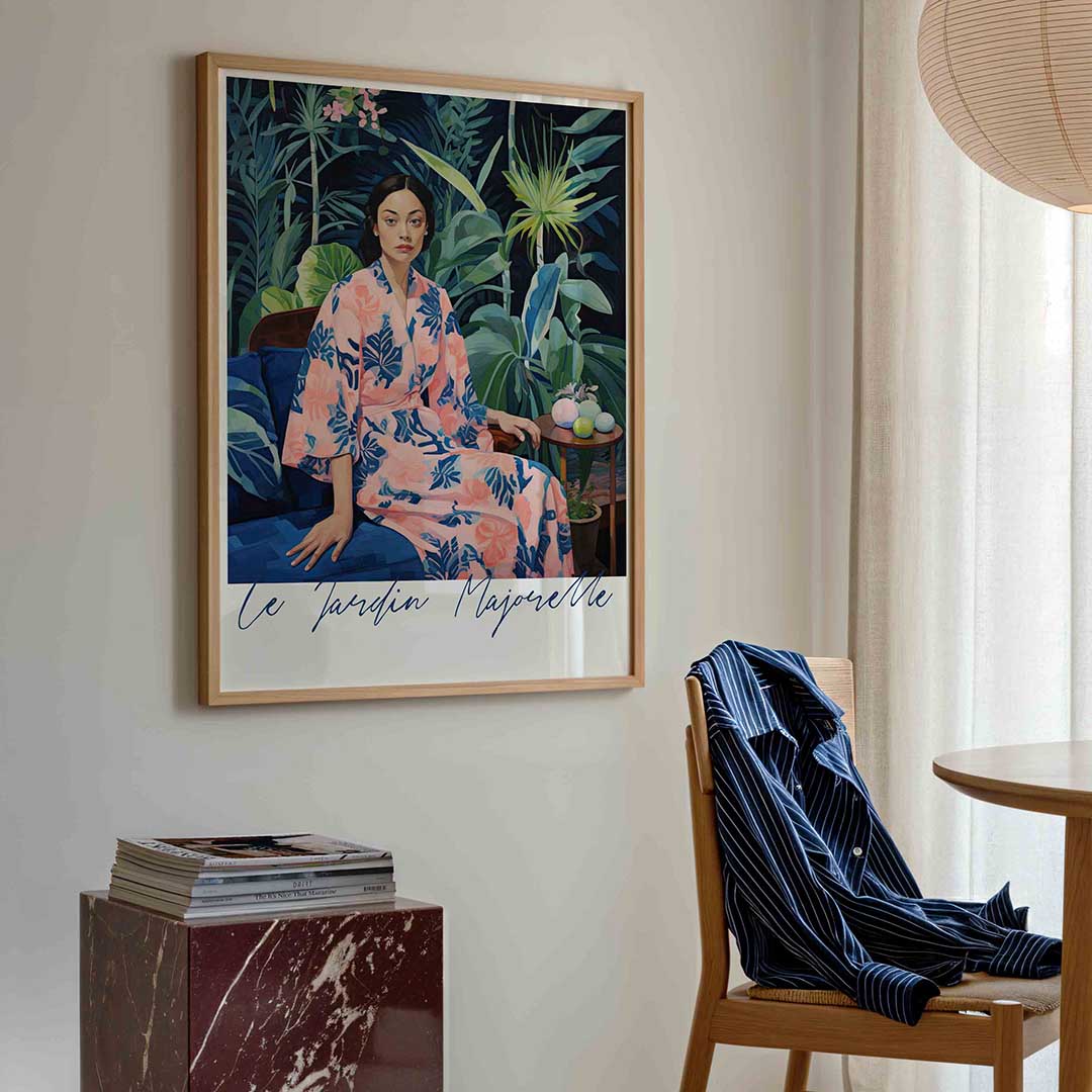 Vrouw in roze kimono – kleurrijke illustratie poster in staand formaat