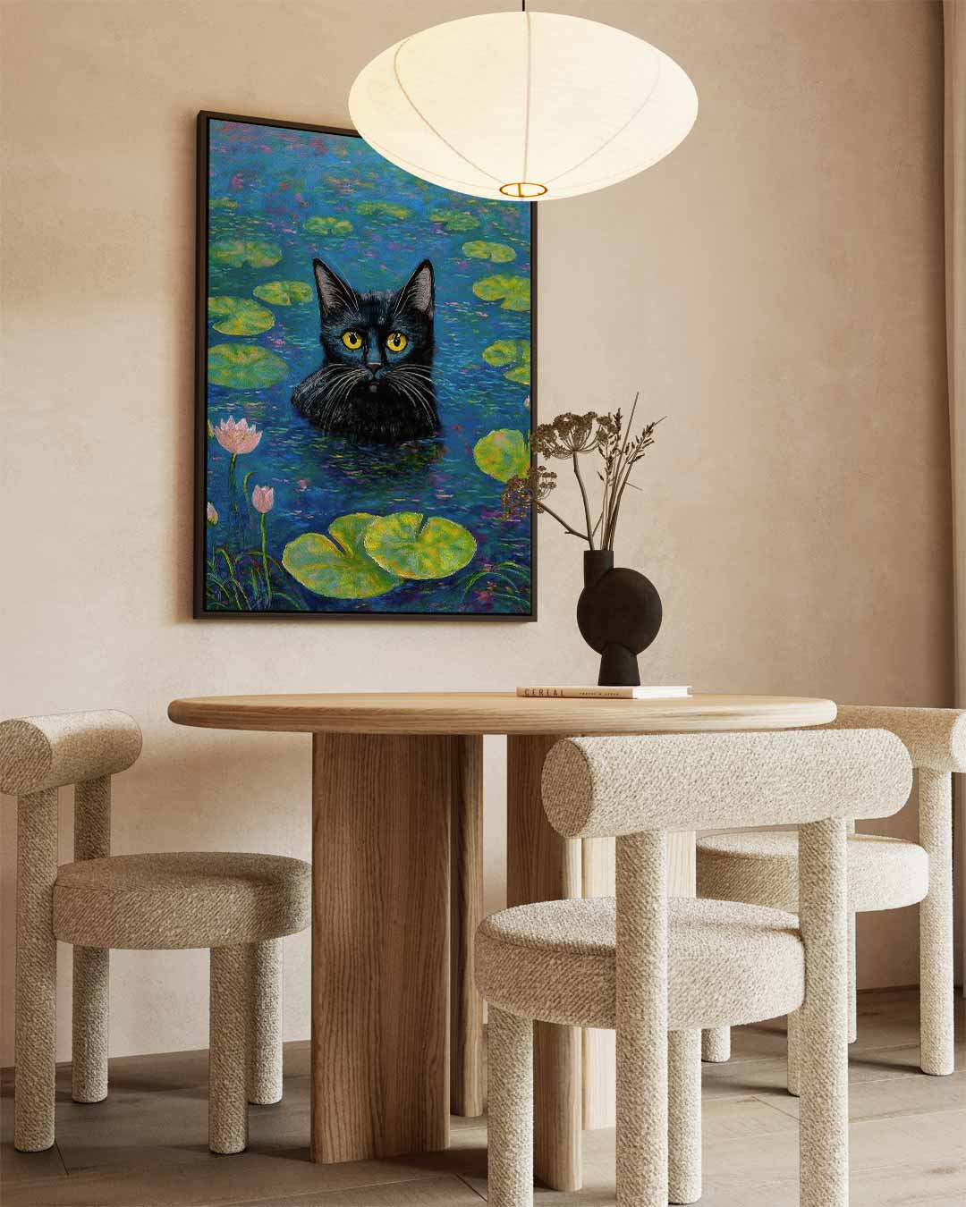 Kat in de Waterlelies – dibond wanddecoratie in staand formaat