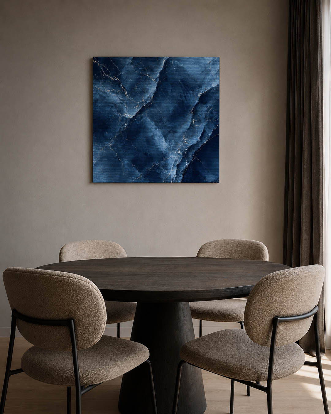 Marmerstructuur blauw kunstwerk – tweede productweergave – dit werk toont een dynamisch patroon van blauwe marmerachtige