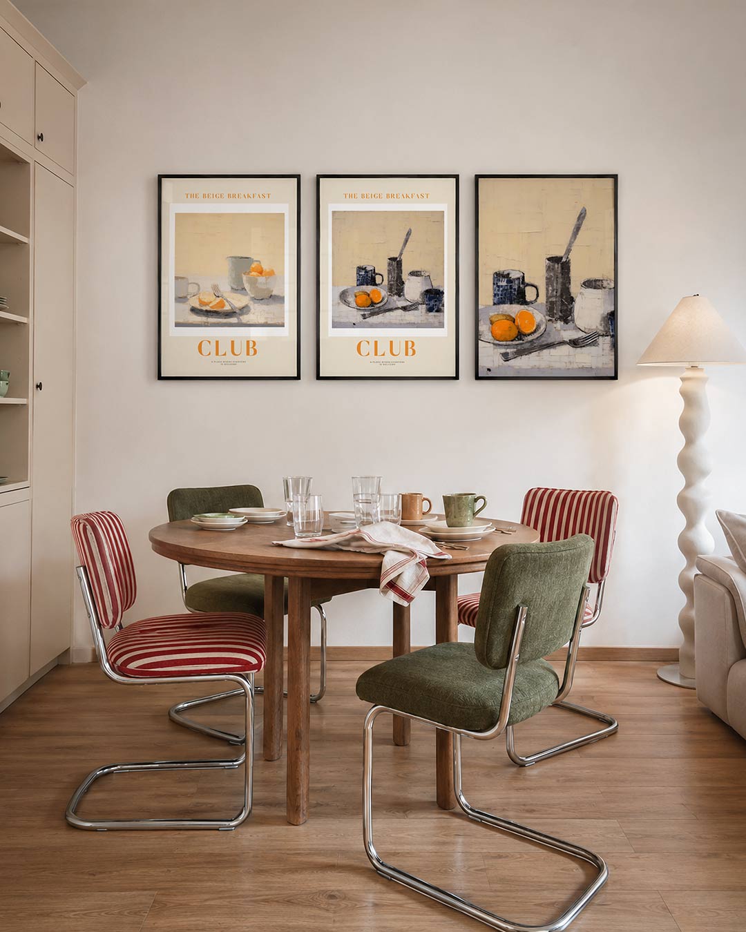 Ontbijt in beige – deze posterset toont een serene ontbijtscène met zachte beige tinten