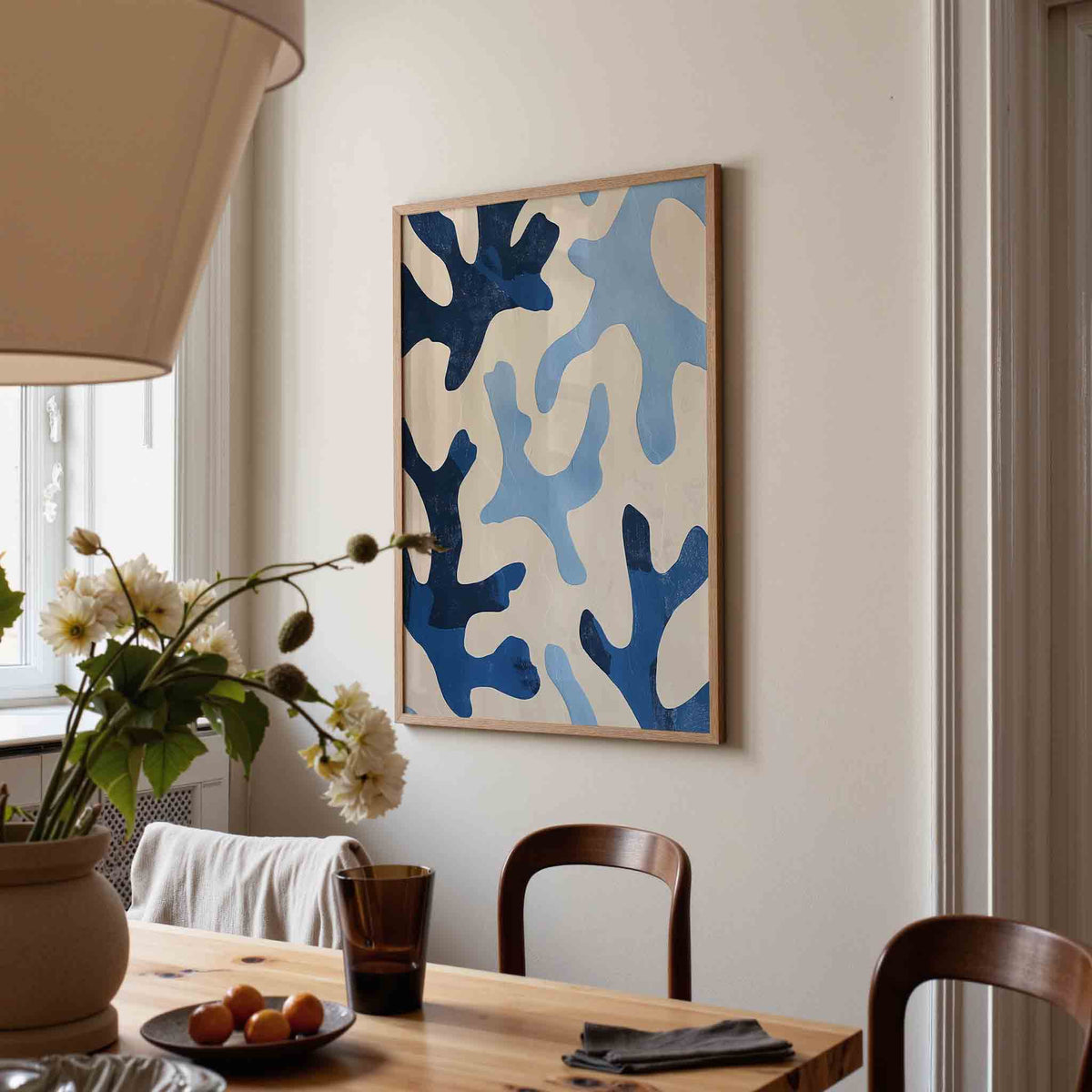 Abstracte blauwe vormen – eigentijdse illustratie poster in staand formaat