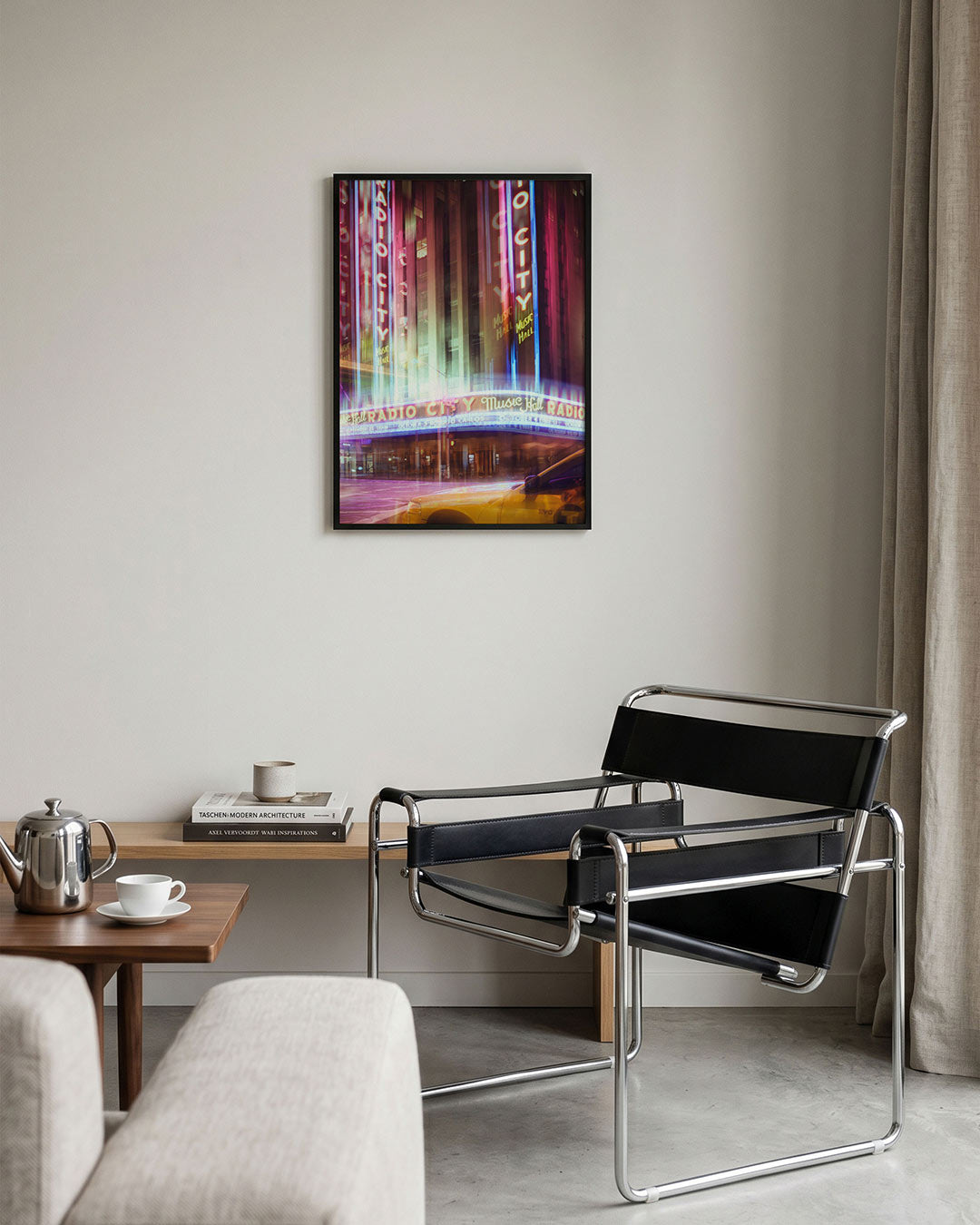 Stedelijke neon lichten poster – tweede productweergave – deze poster toont een levendige stadsscène met kleurrijke