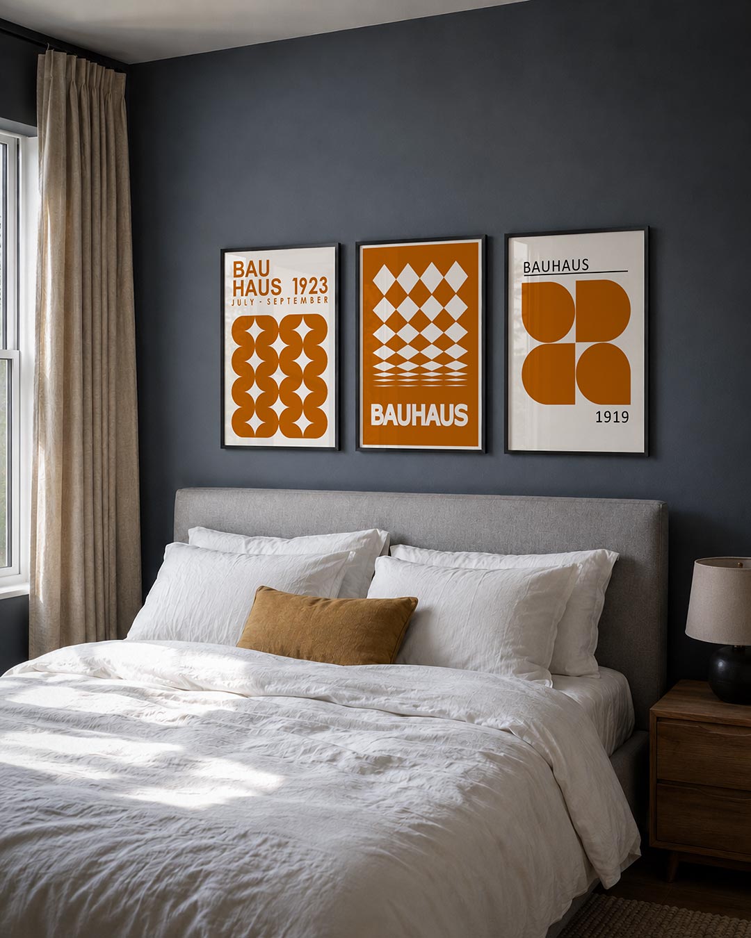 Vorm en ritme posterset – derde productweergave – deze posterset in drie delen toont een speels lijnenspel van oranje halve