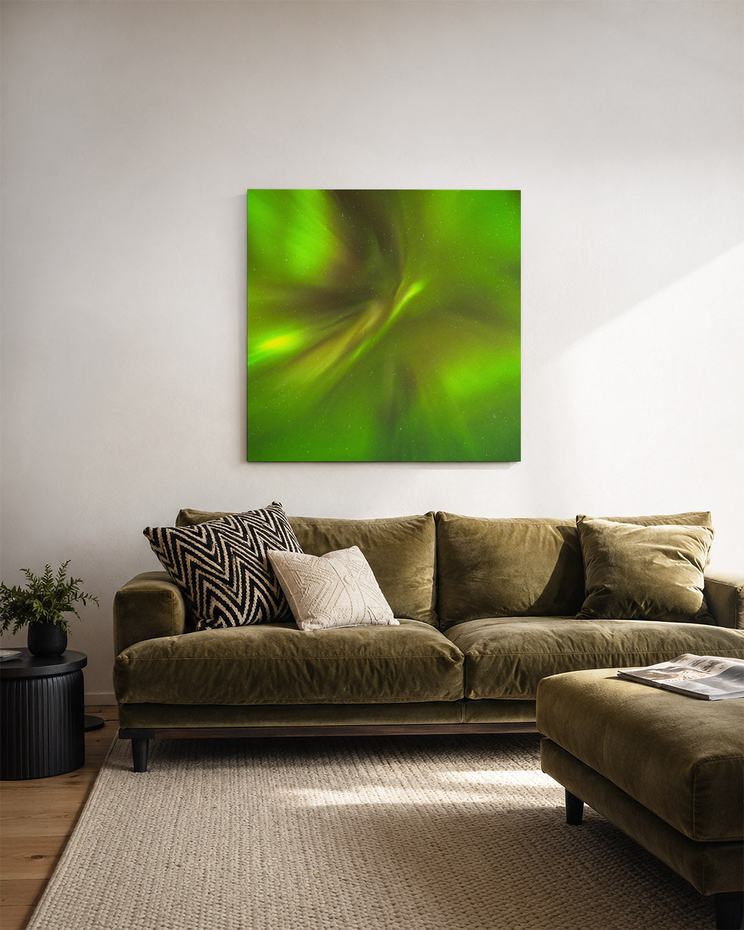 Groene lichtslierten kunstwerk – derde productweergave – deze kunstwerk toont een dynamisch spel van groene lichtslierten
