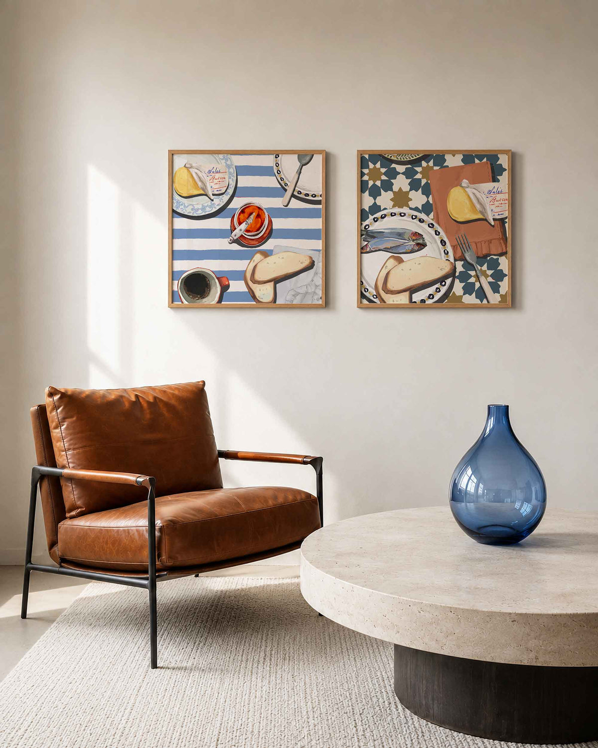 Interieurpresentatie van een tweedelige vierkante posterset met ontbijttafel