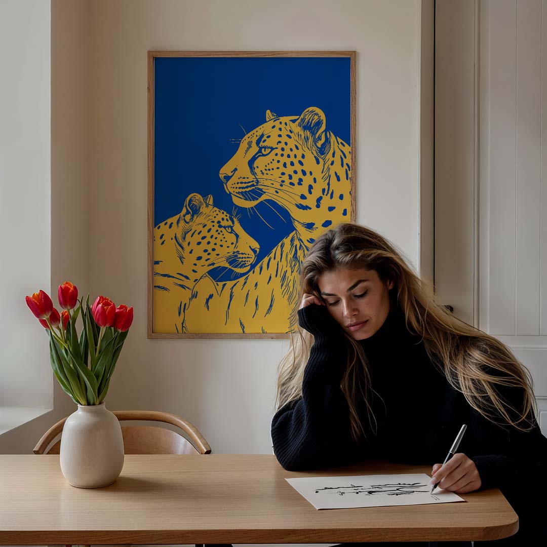 Elegante Luipaard Liefde – staande muurposter met dierenthema