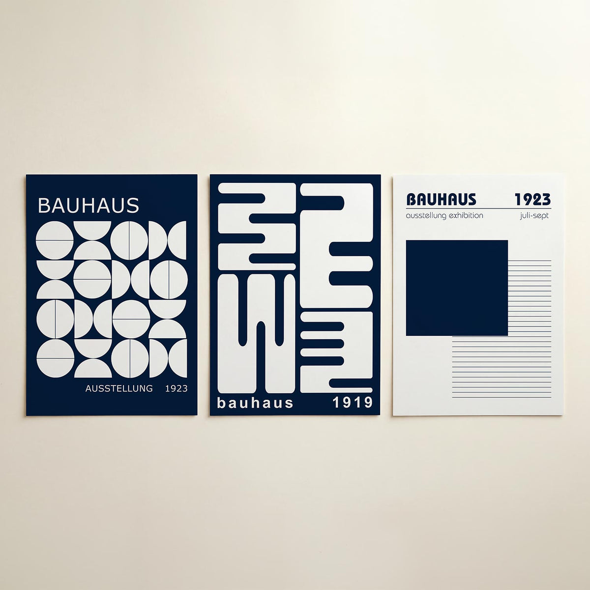 Vorm en balans posterset – detailweergave – deze posterset in drie delen toont een ritmisch spel van witte cirkels en halve