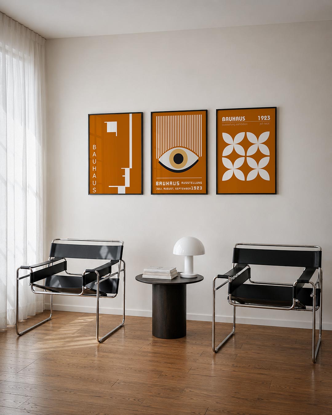 Vorm en kleur driedelige posterset – deze posterset in drie delen toont een spel van oranje en wit, met strakke lijnen en