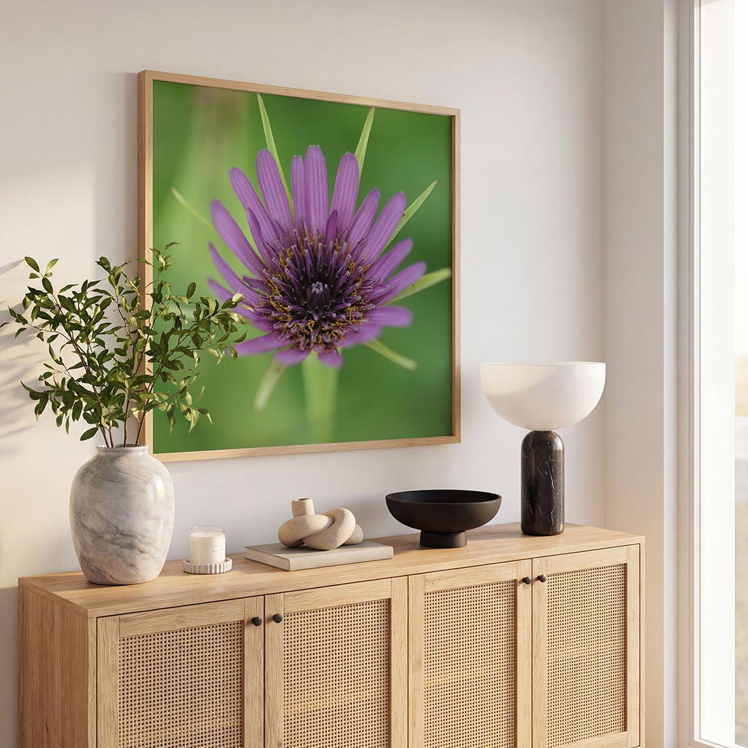 Paarse bloem close up poster – tweede productweergave – deze poster toont een gedetailleerde close-up van een paarse bloem