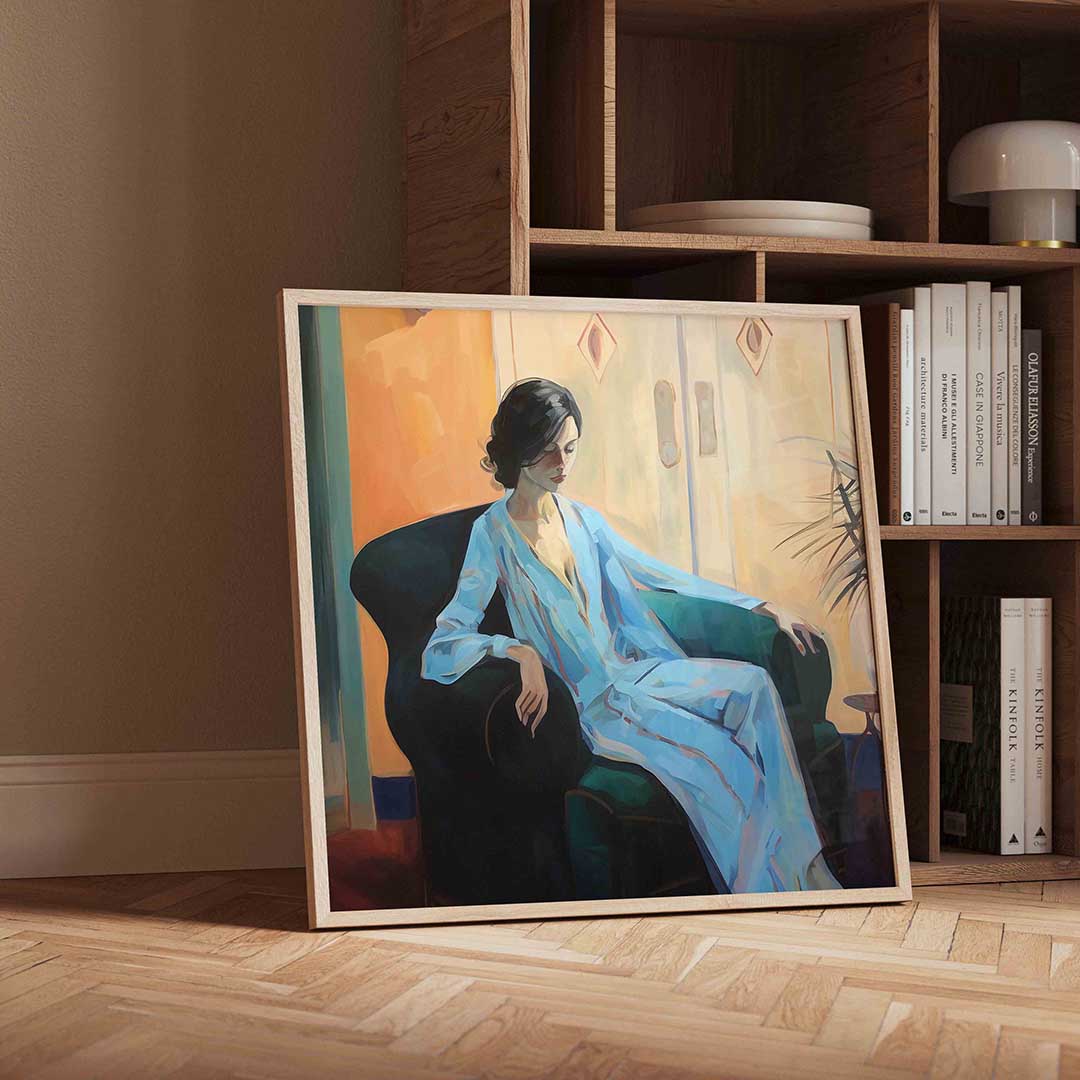 Vrouw in blauwe jurk – vierkante portret wanddecoratie van WallArtistic