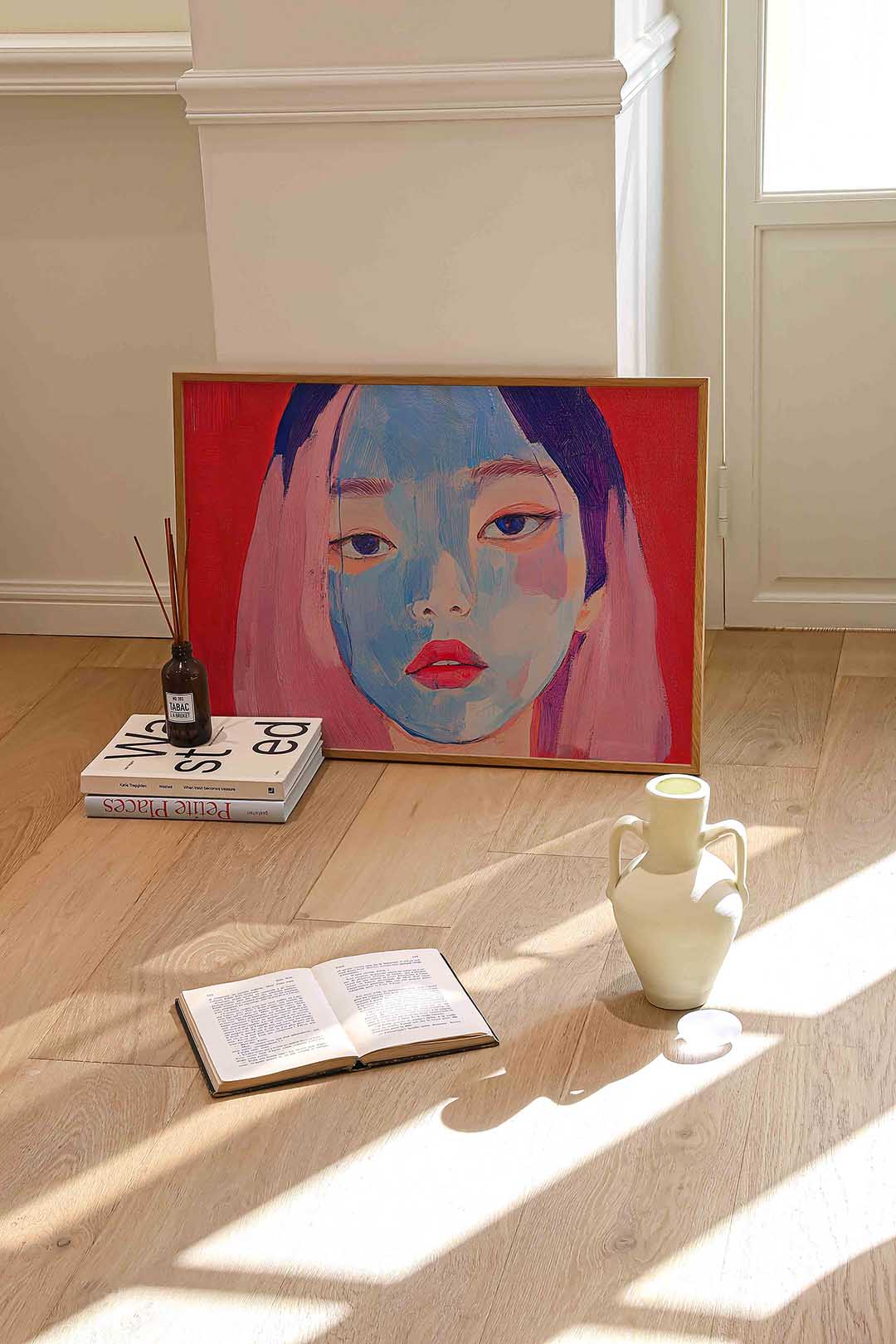 Portret met blauwe en roze tinten – liggende portret wanddecoratie van WallArtistic