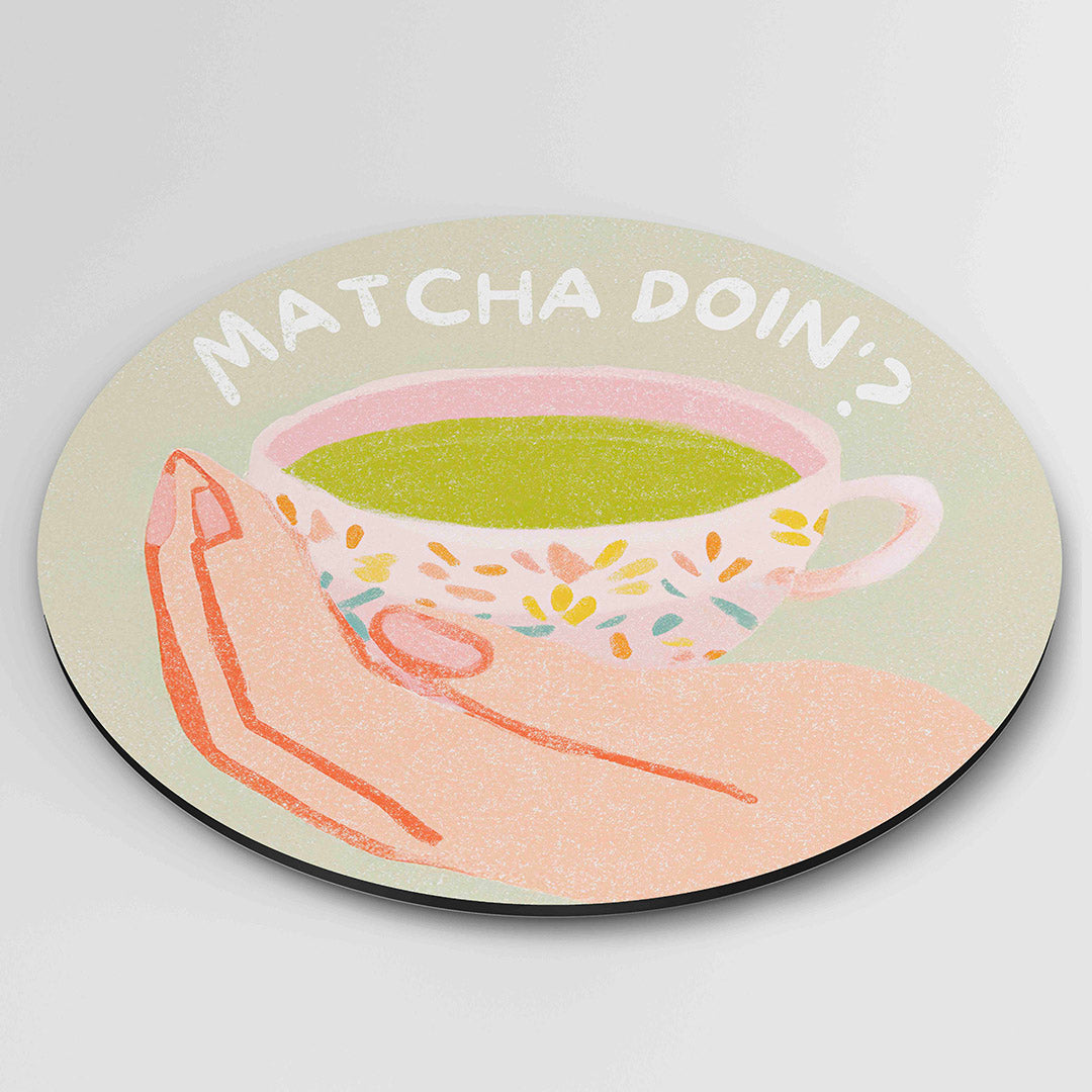 Matcha theekopje – ronde wanddecoratie met abstract ontwerp