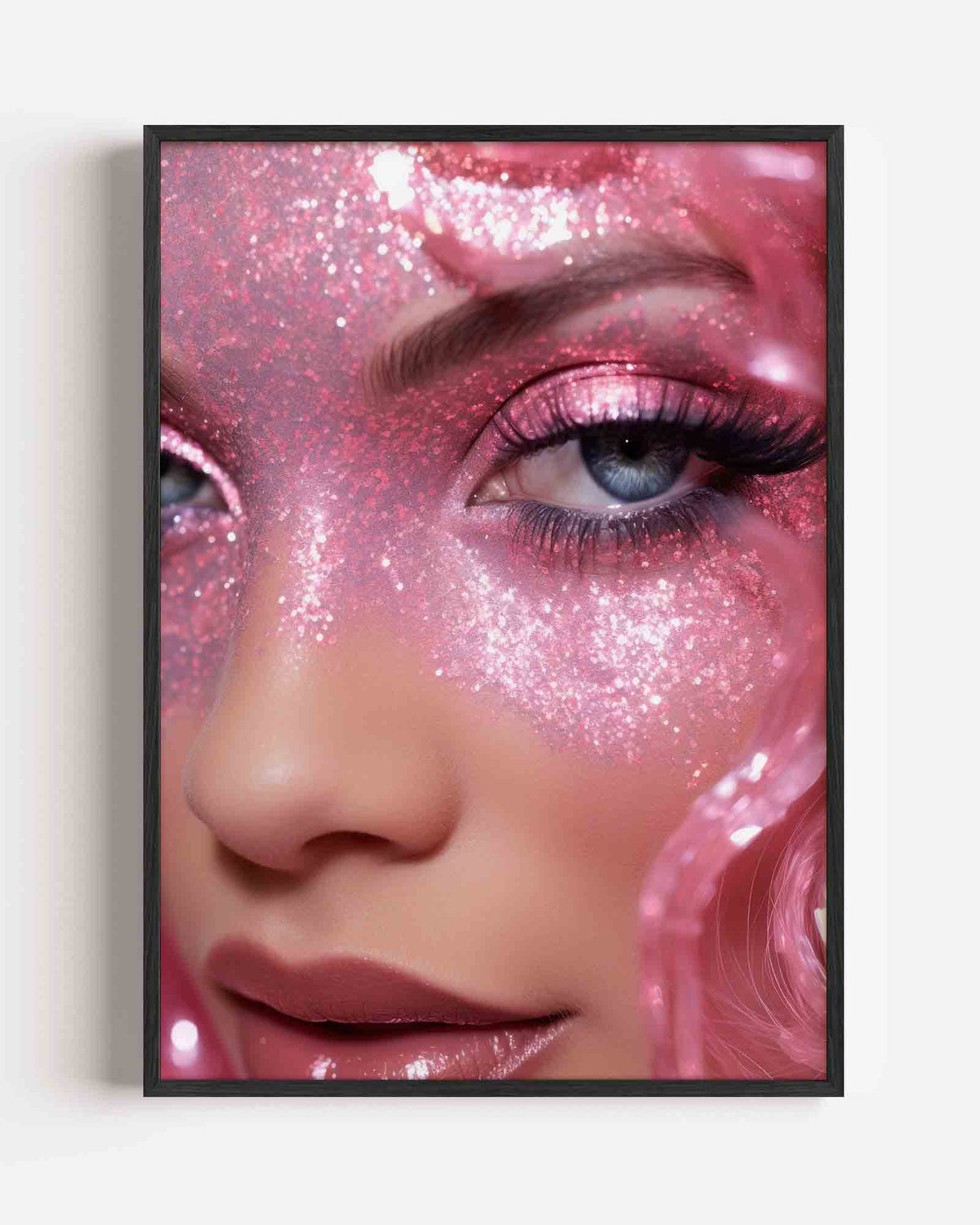 Glinsterende roze gezicht – Kunst & Design poster als staande wanddecoratie