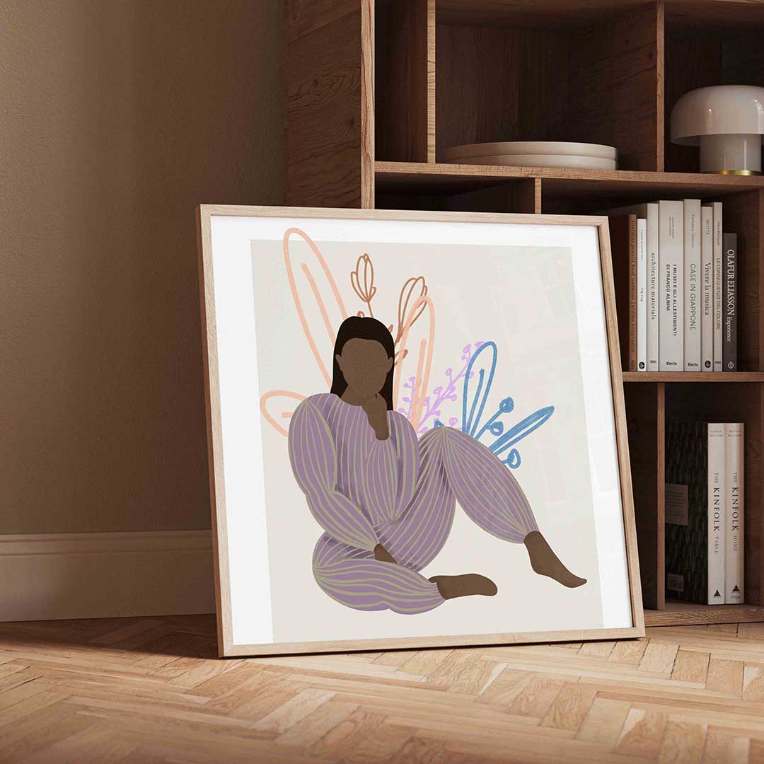 Zittende figuur met bloemen – vierkante portret wanddecoratie van WallArtistic