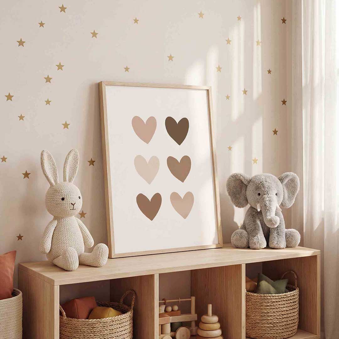 Harten in neutrale tinten – staande kinderkamer wanddecoratie van WallArtistic