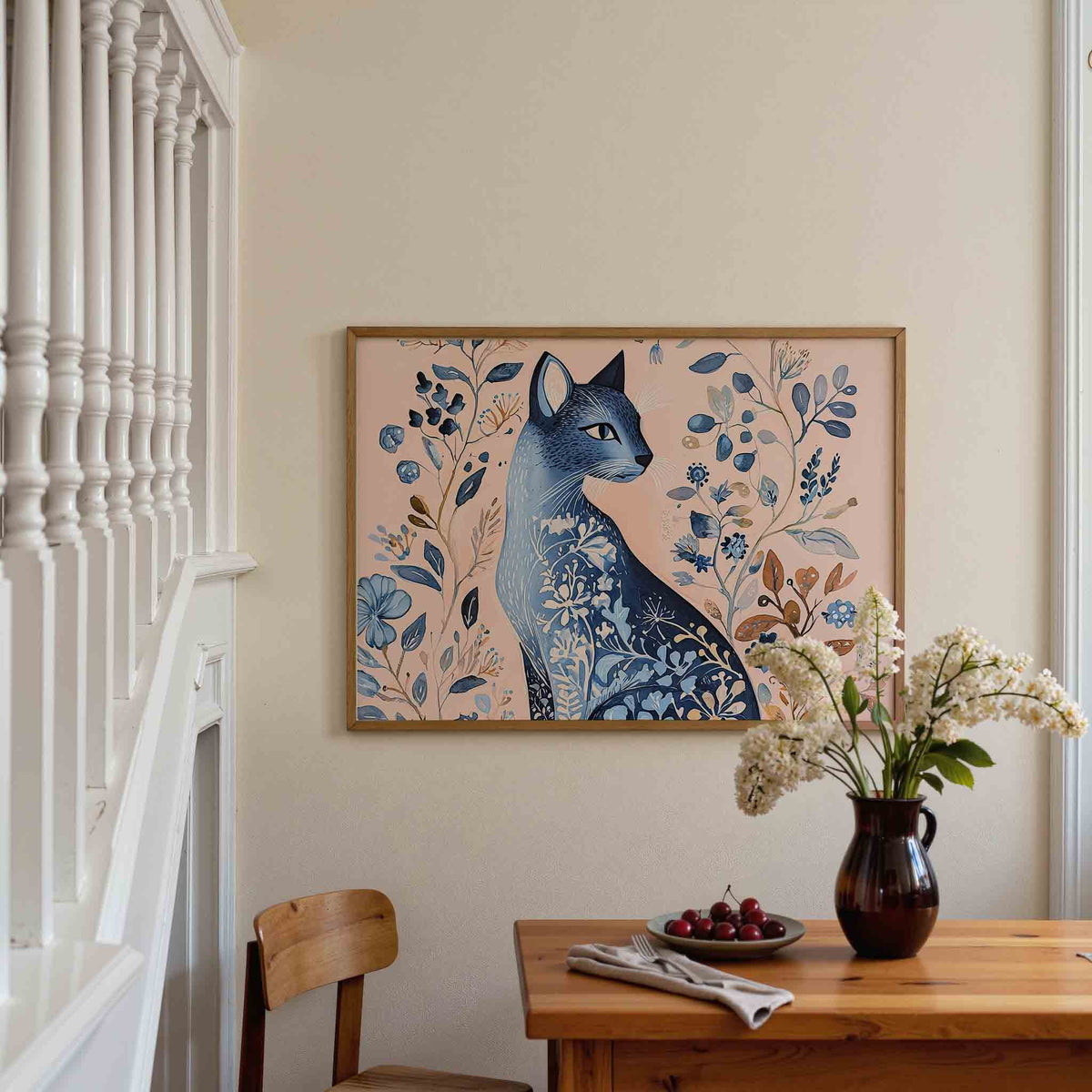 Blauwe kat met bloemen – dieren poster in liggend formaat