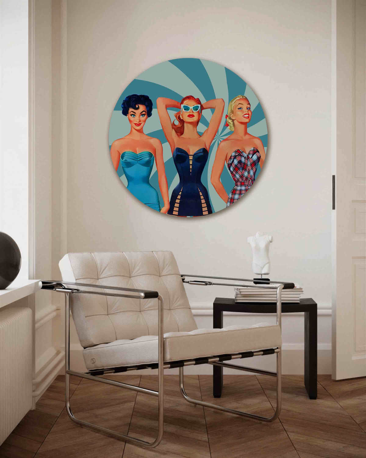 Retro dames in badmode – kleurrijke muurcirkel als ronde wanddecoratie