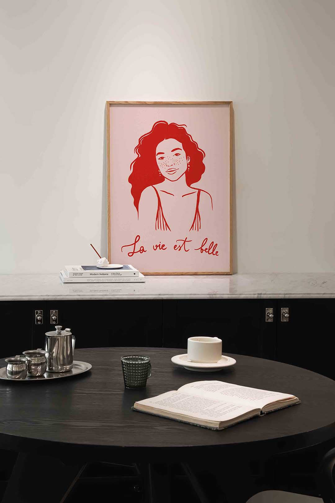 Vrouw met rode tekst – portret poster in staand formaat
