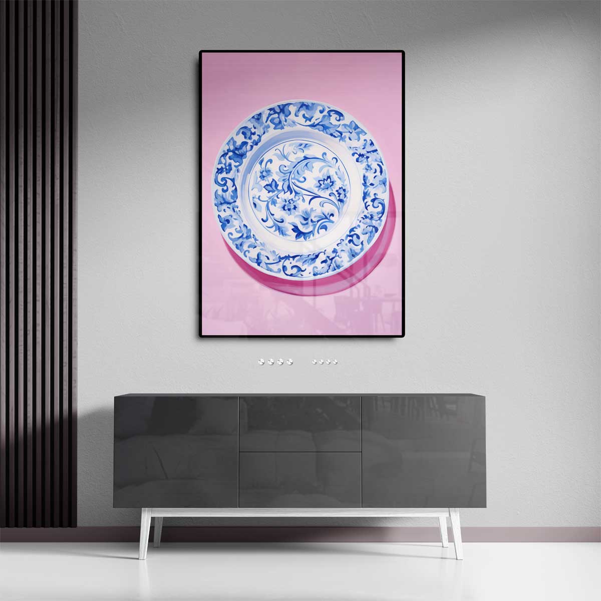 Blauwe Bloemenpracht op Roze – dibond wanddecoratie in staand formaat