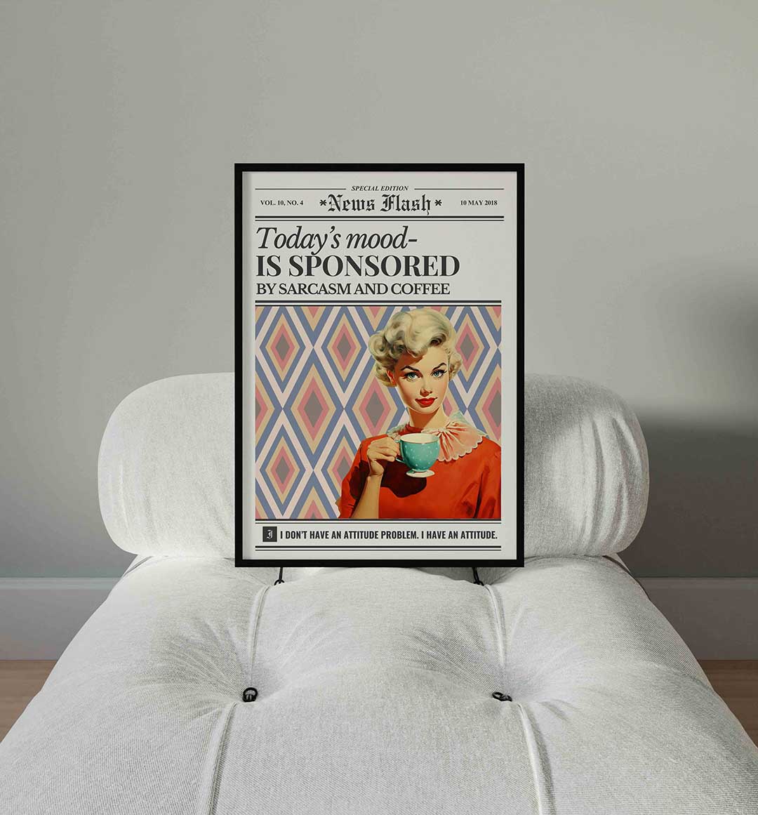 Vrouw met koffie en patroon – staande Pop Art wanddecoratie van WallArtistic