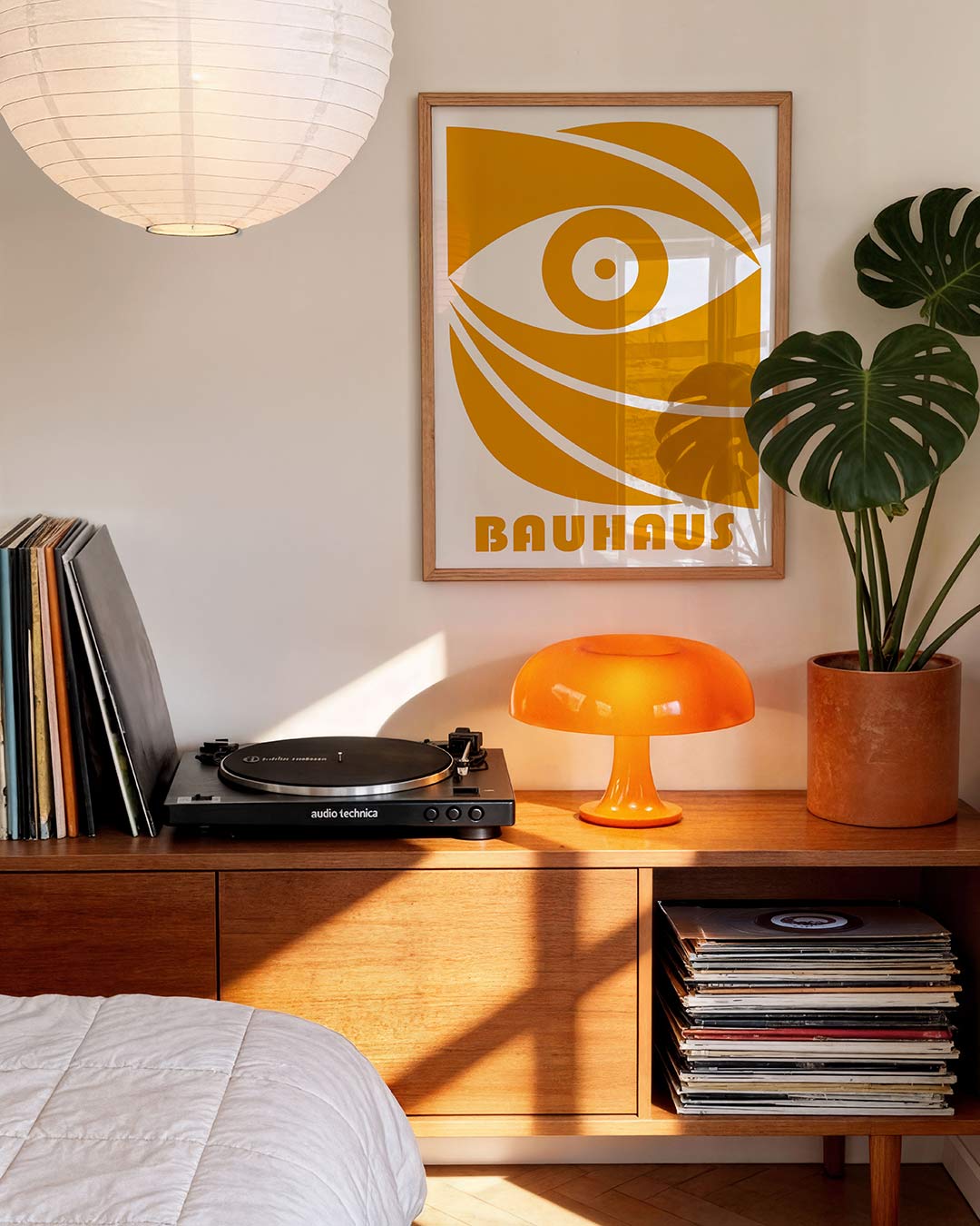 Oog en lijnen – geometrische Bauhaus poster in staand formaat