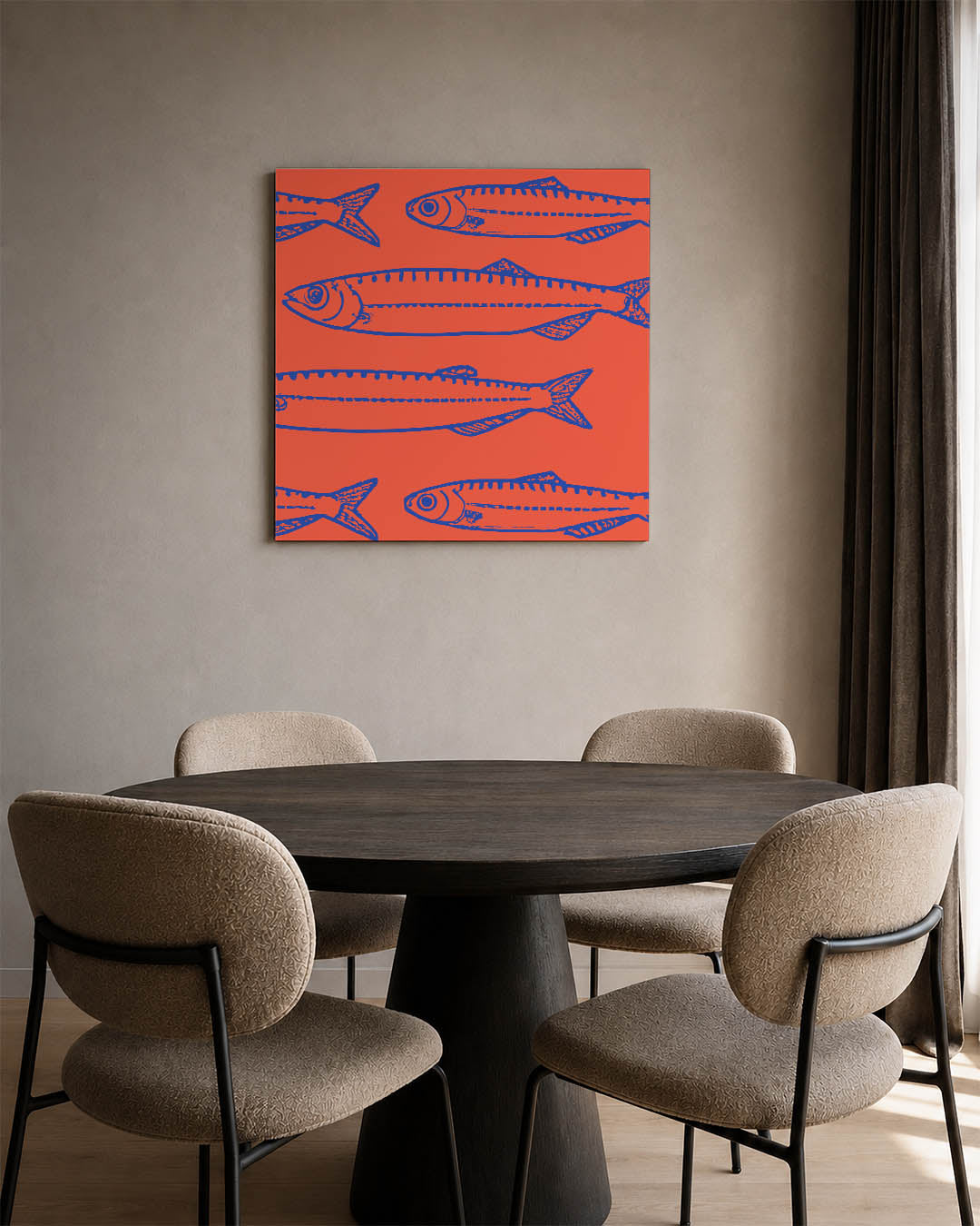 Vissenpatroon kunstwerk – vierkante wanddecoratie – dit werk toont een herhalend patroon van vissen in blauw op een oranje