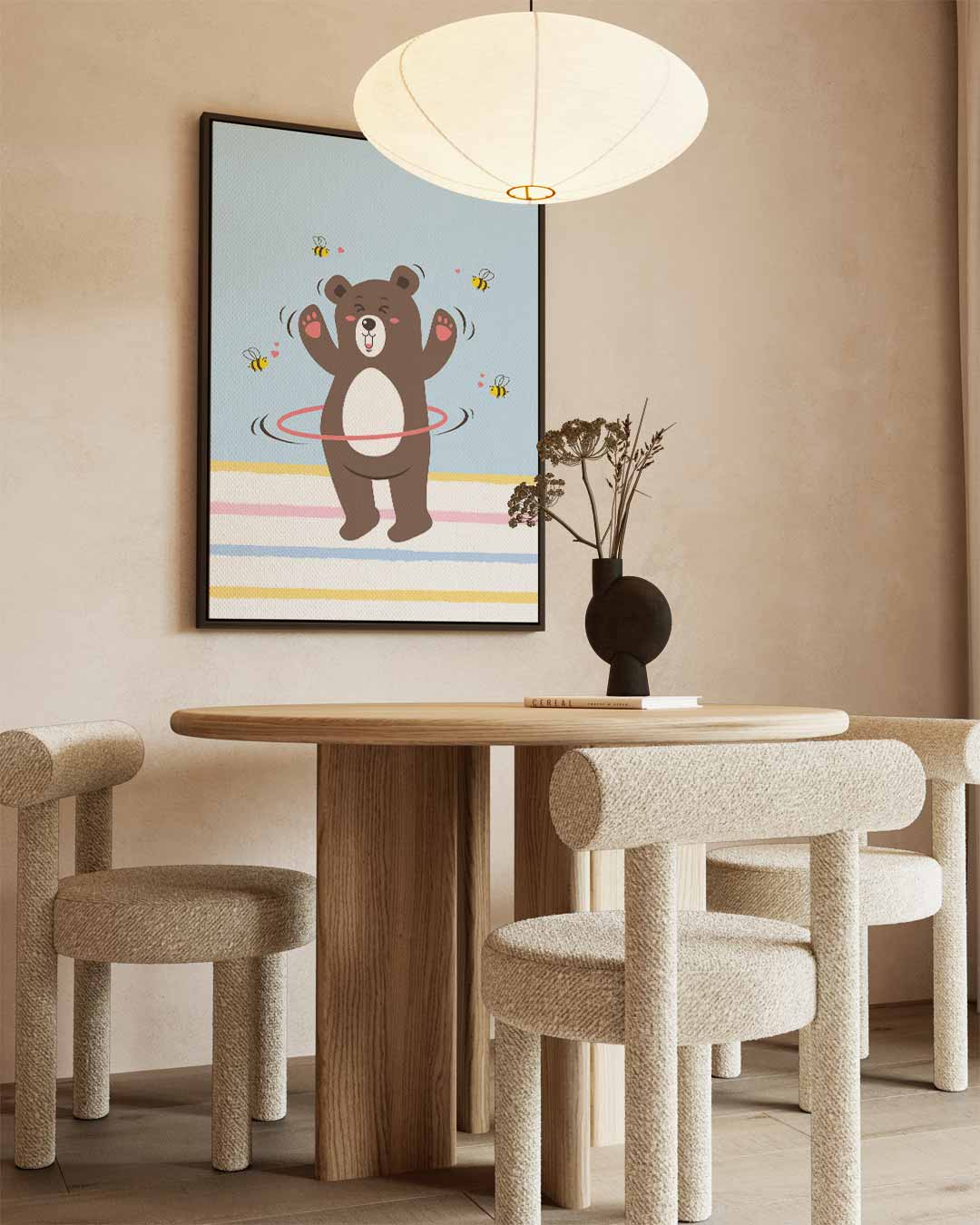 Dansende Beer met Hoelahoep – staand kunstwerk voor modern interieur