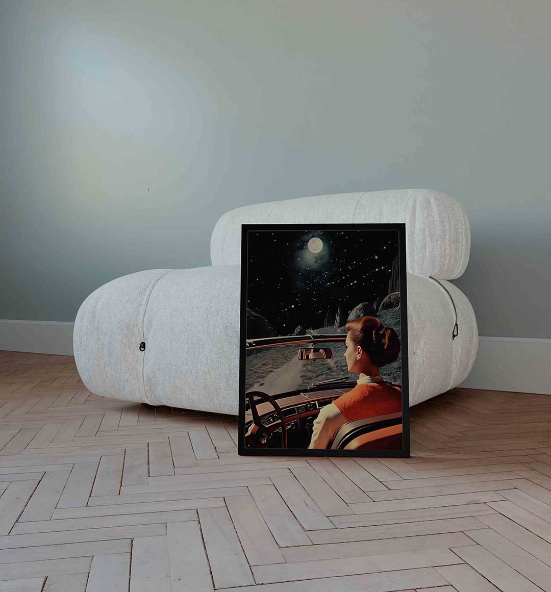 Vrouw in auto onder sterrenhemel – surrealistische wandkunst als portret poster