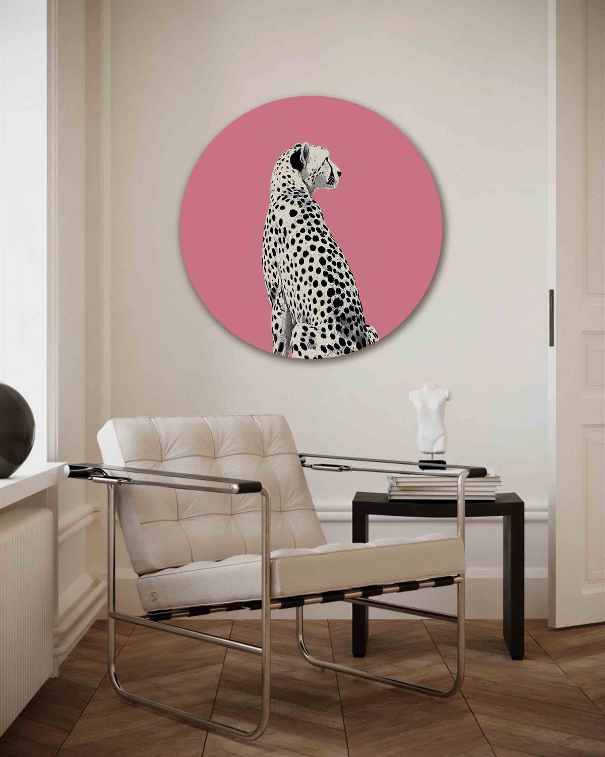 Luipaard op roze – kleurrijke muurcirkel als ronde wanddecoratie