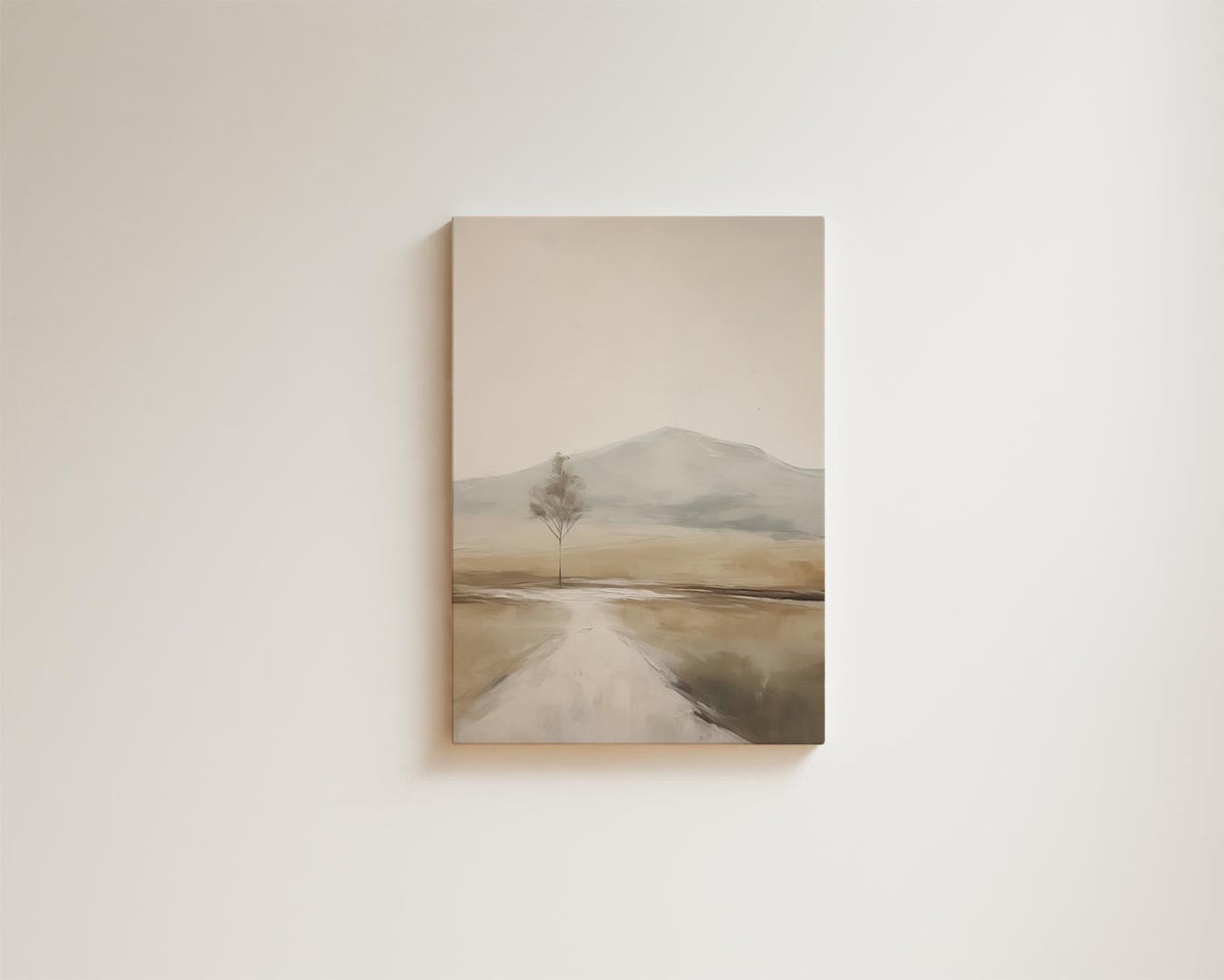 Eenzame Boom in Zacht Landschap – kunstwerk met zwarte baklijst