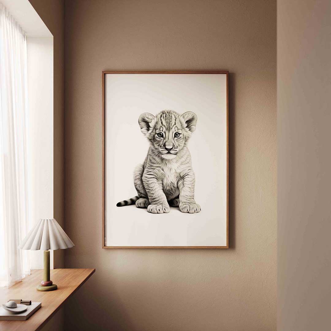 Leeuwenwelp – staande dieren wanddecoratie van WallArtistic