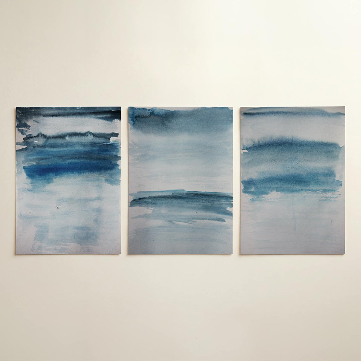 Blauwe vegen – driedelige posterset in interieur