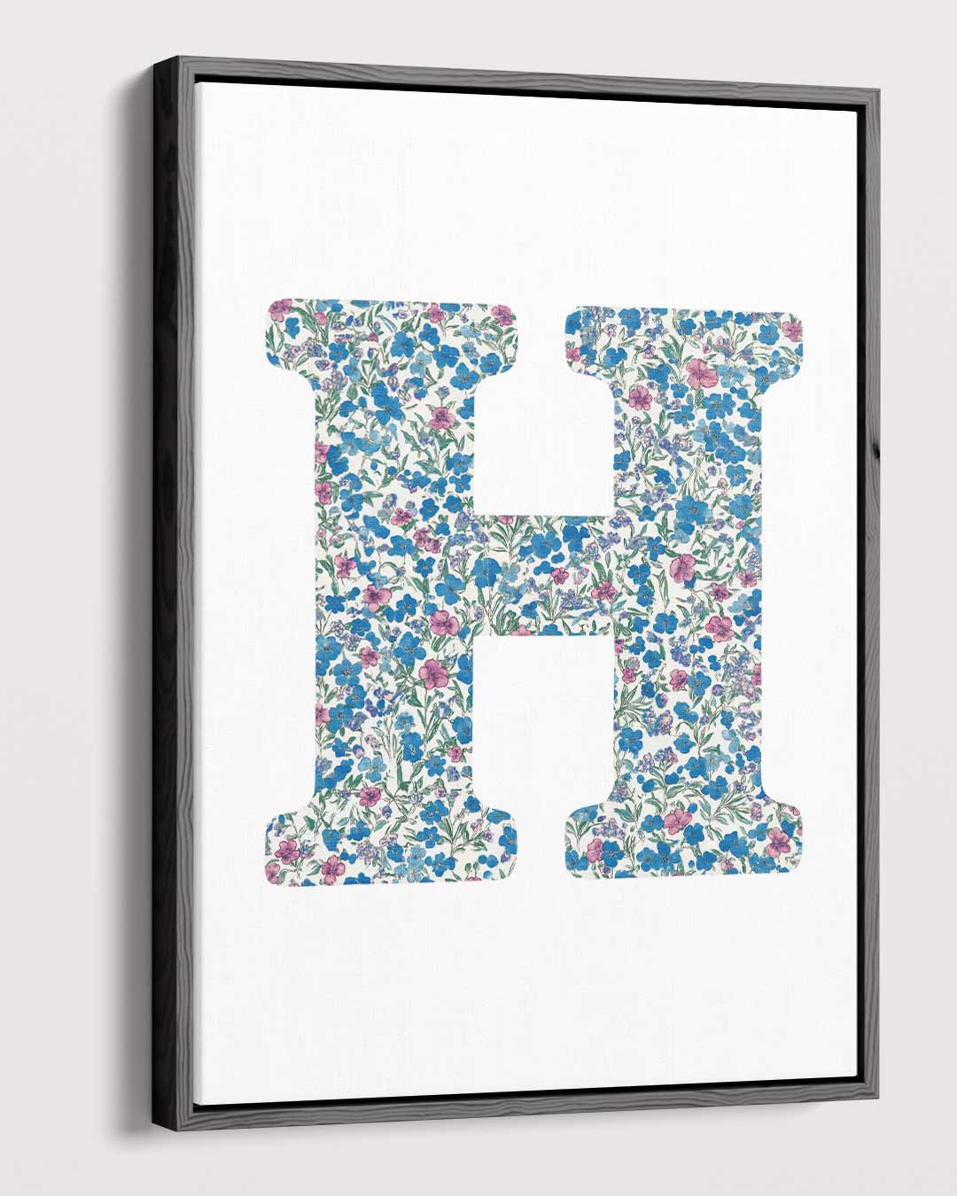 Bloemrijke Letter H – plexiglas wanddecoratie in portret formaat