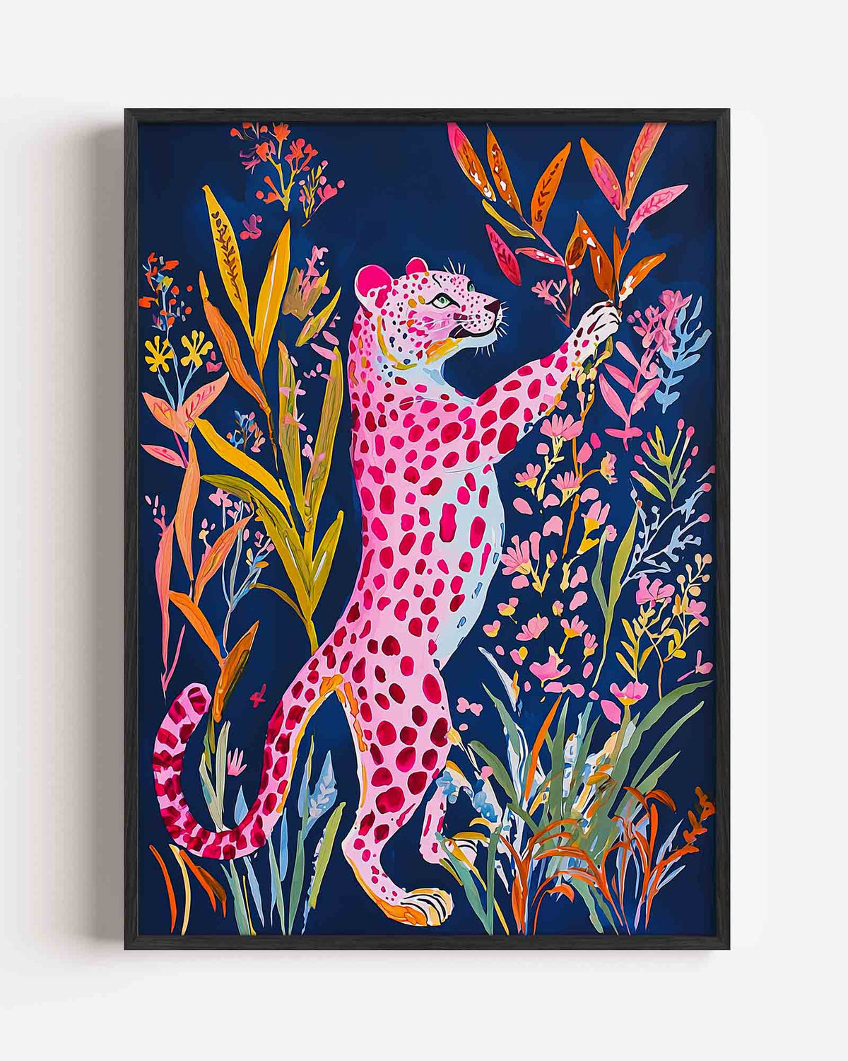 Roze luipaard met bloemen – dieren portret poster als wanddecoratie