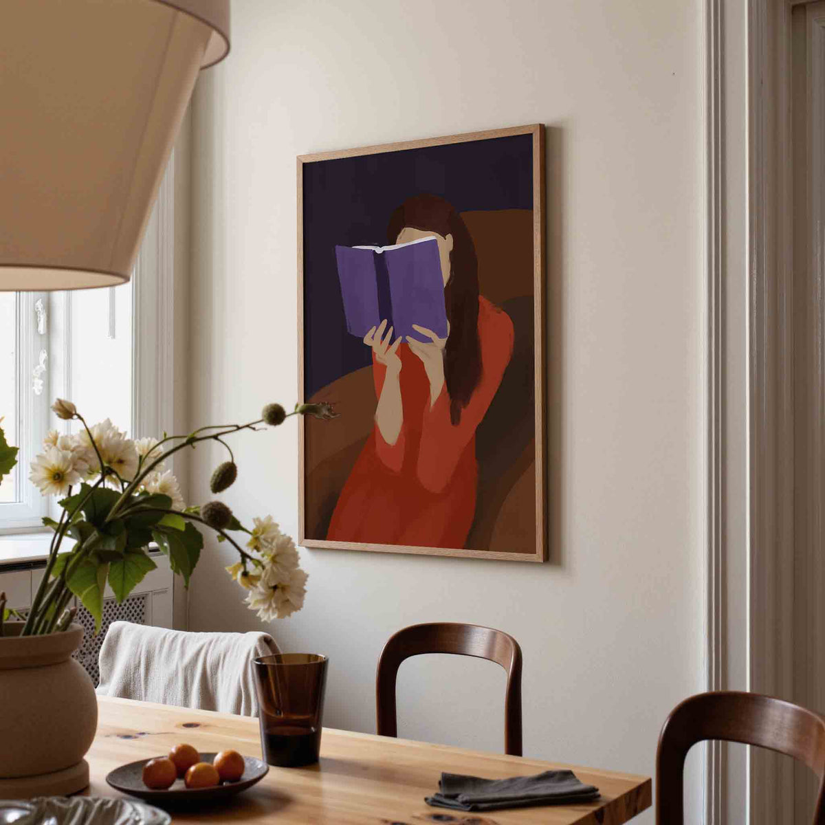 Lezende vrouw – eigentijdse illustratie poster in staand formaat