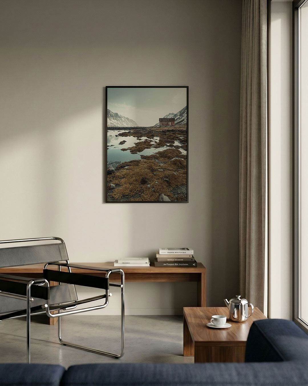 Rustieke berglandschap poster – detailweergave – een serene scène met een eenzaam huisje aan de rand van een bergmeer