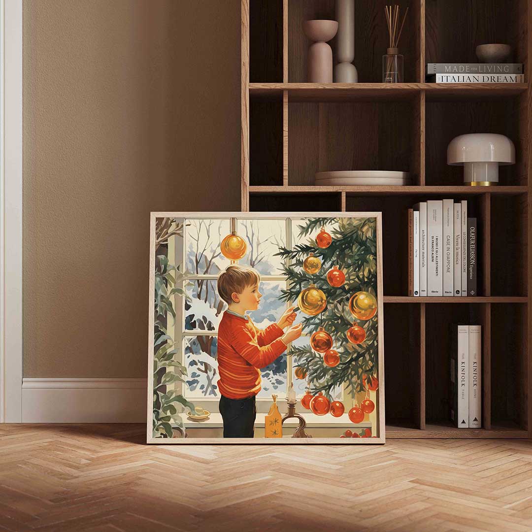 Jongen bij kerstboom – kerstposter in vierkant formaat