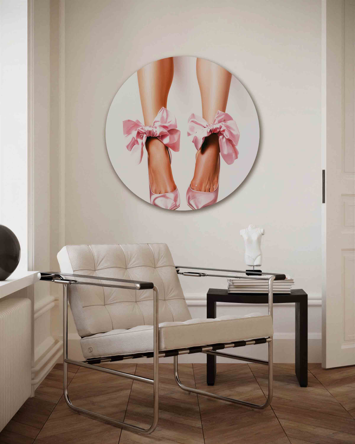 Roze strikken – kleurrijke muurcirkel als ronde wanddecoratie