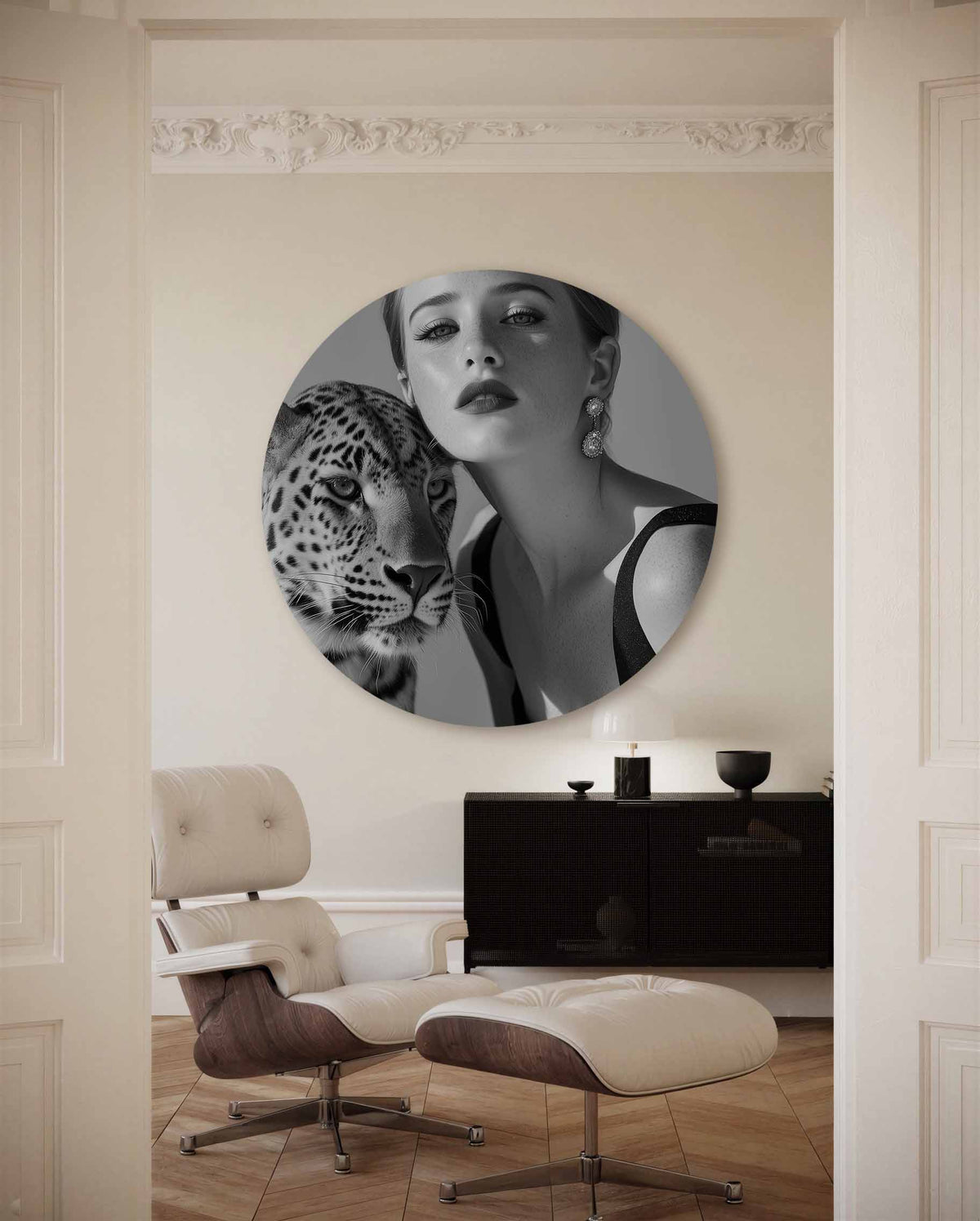 Vrouw en luipaard – kleurrijke Pop Art muurcirkel voor aan de muur