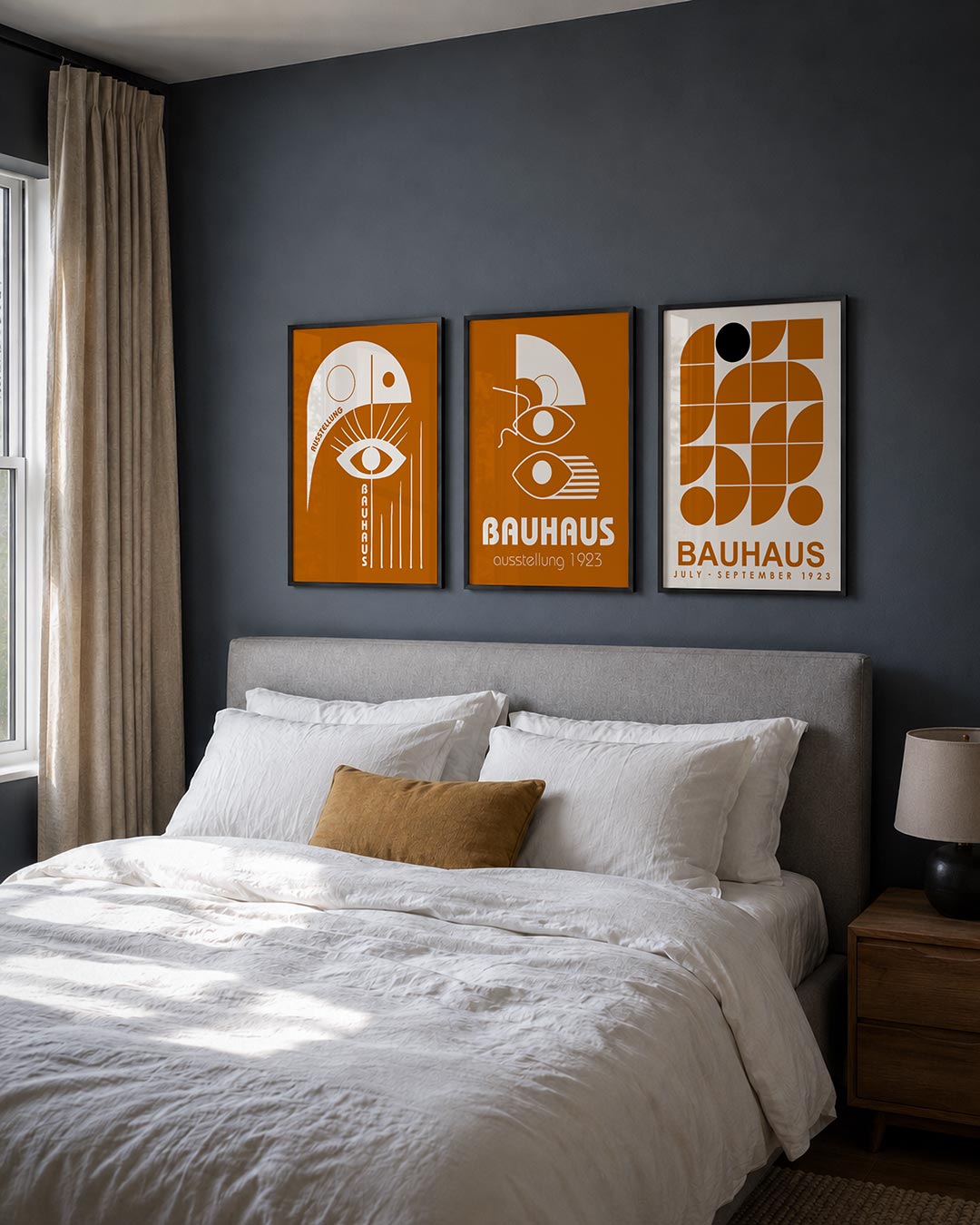 Oog en lijnen posterset – derde productweergave – een speelse compositie van een oog met stralen en lijnen op een warme