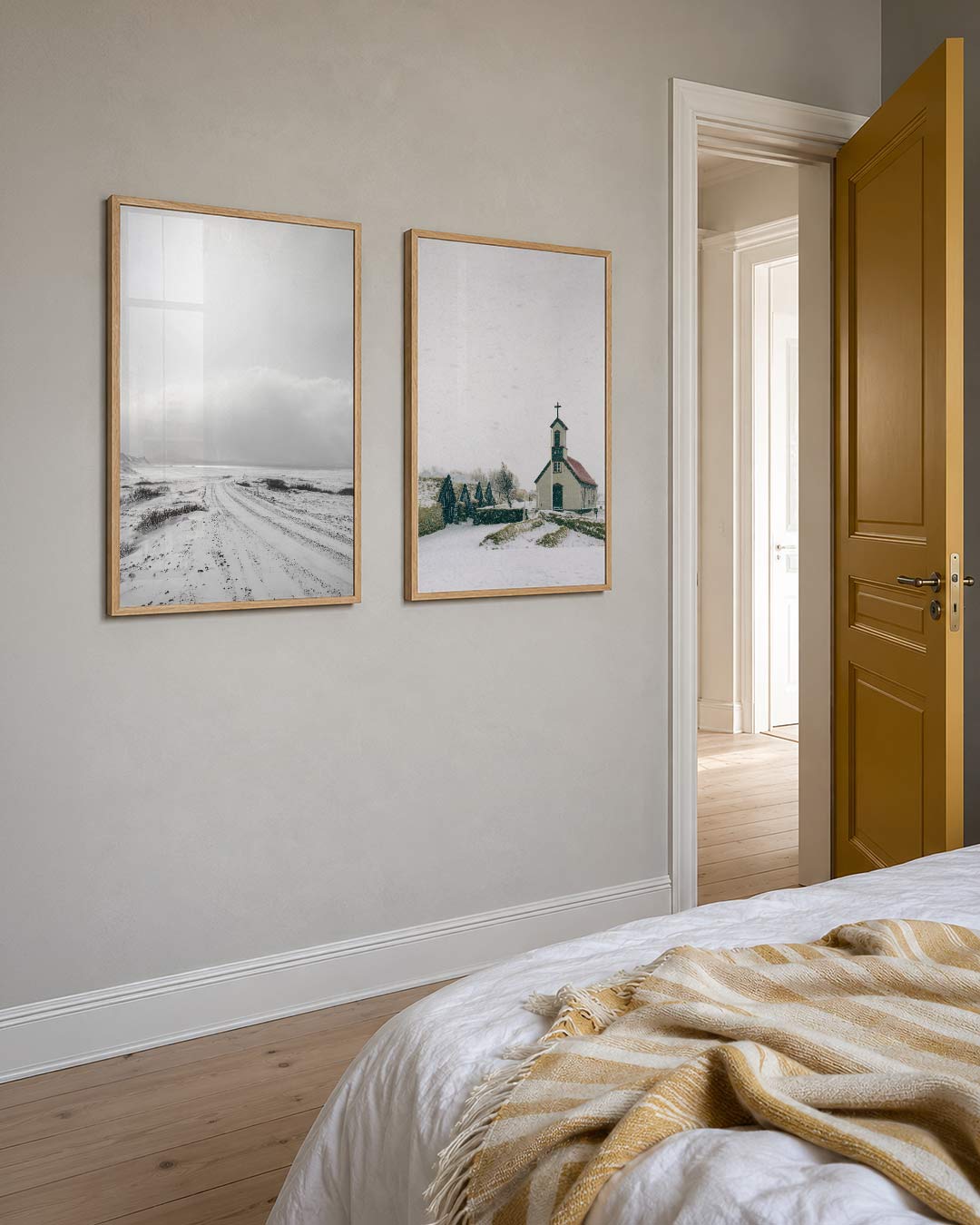 Wit landschap posterset – detailweergave – een uitgestrekt wit landschap met een kronkelende weg die naar de horizon leidt.