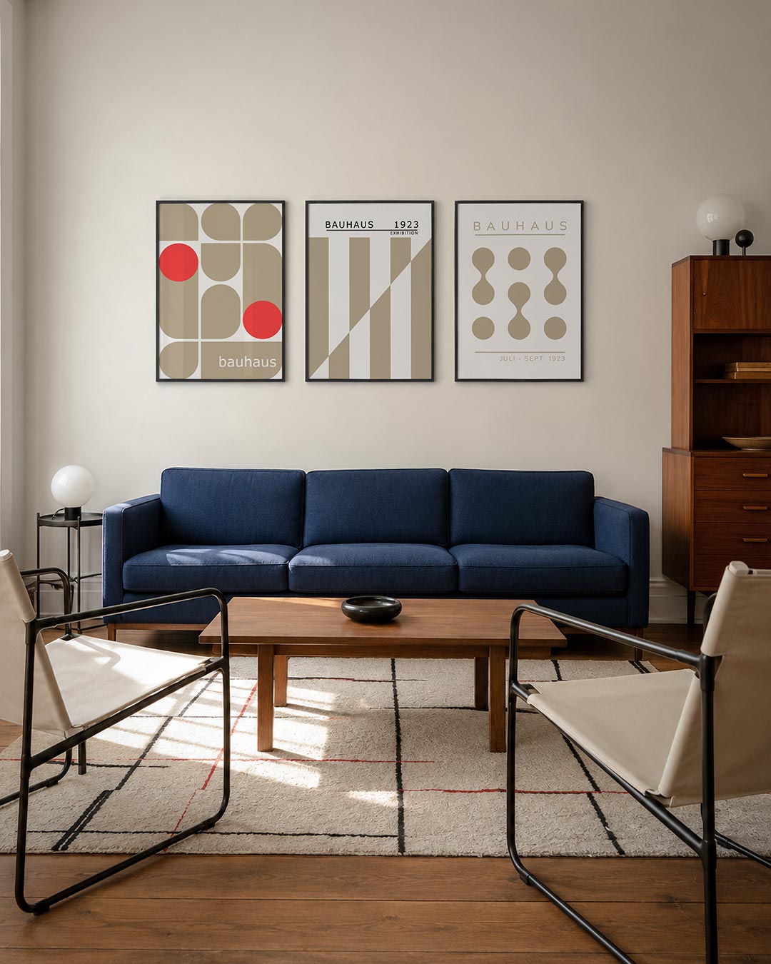 Vormen en vlakken driedelige posterset – deze posterset in drie delen toont een speelse combinatie van beige halve cirkels en