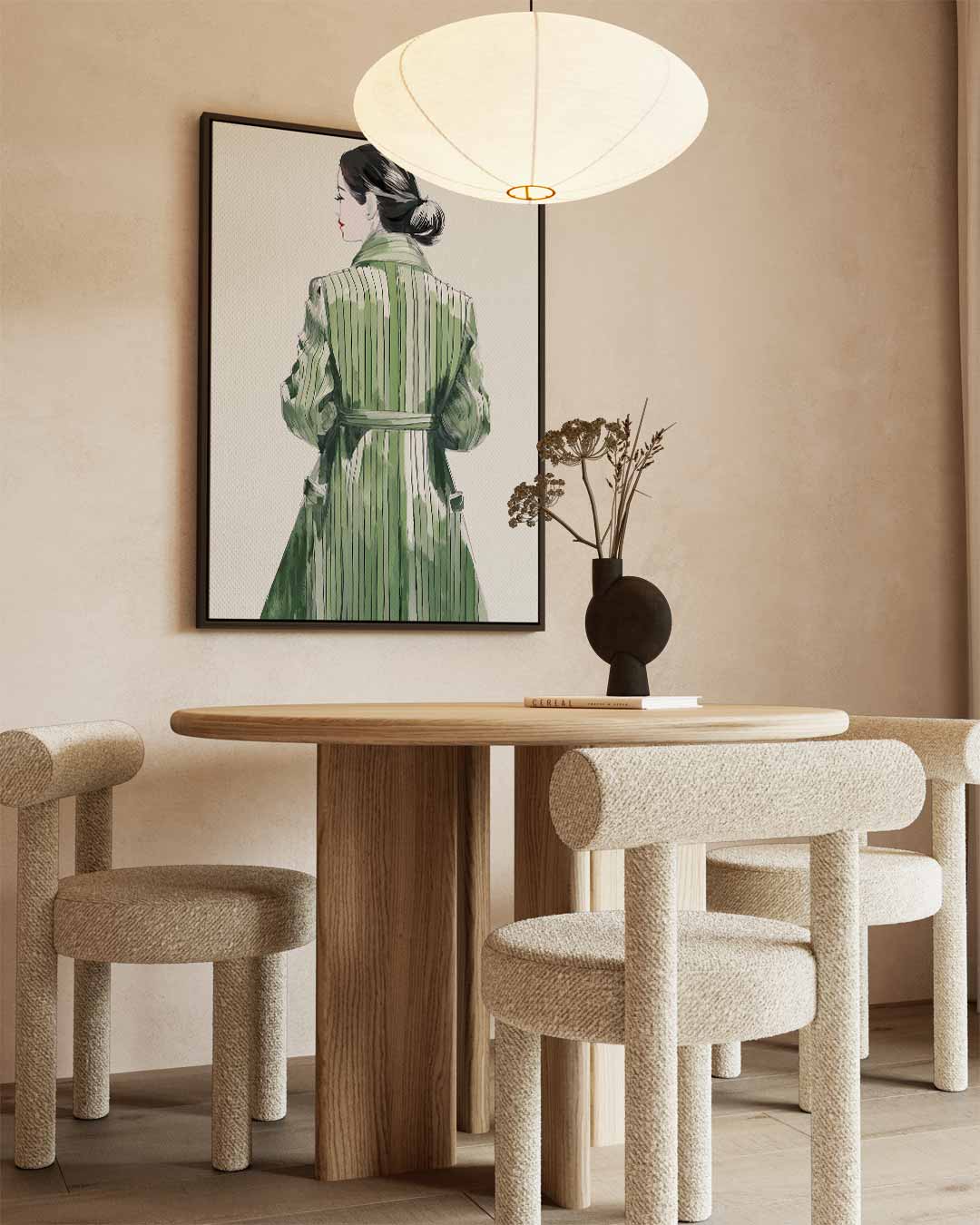 Elegante Gestalte in Groene Jas – kunstwerk met zwarte baklijst
