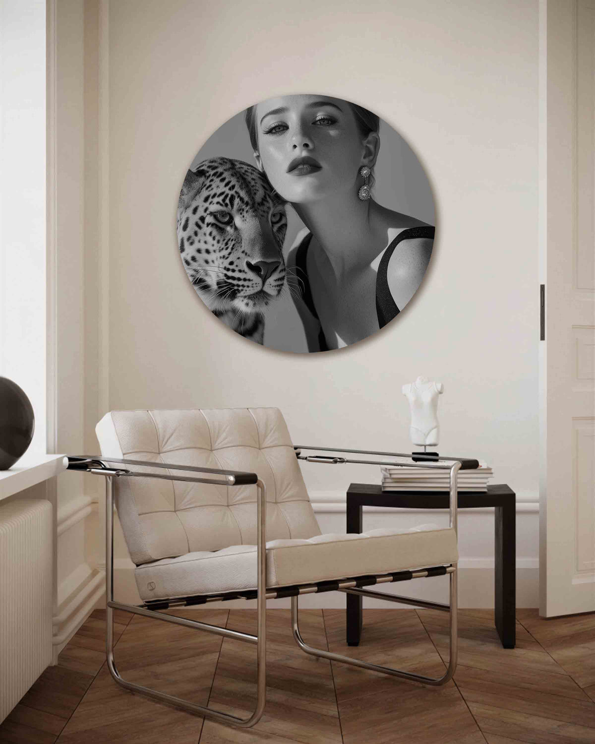 Vrouw en luipaard – Pop Art muurcirkel als ronde wanddecoratie