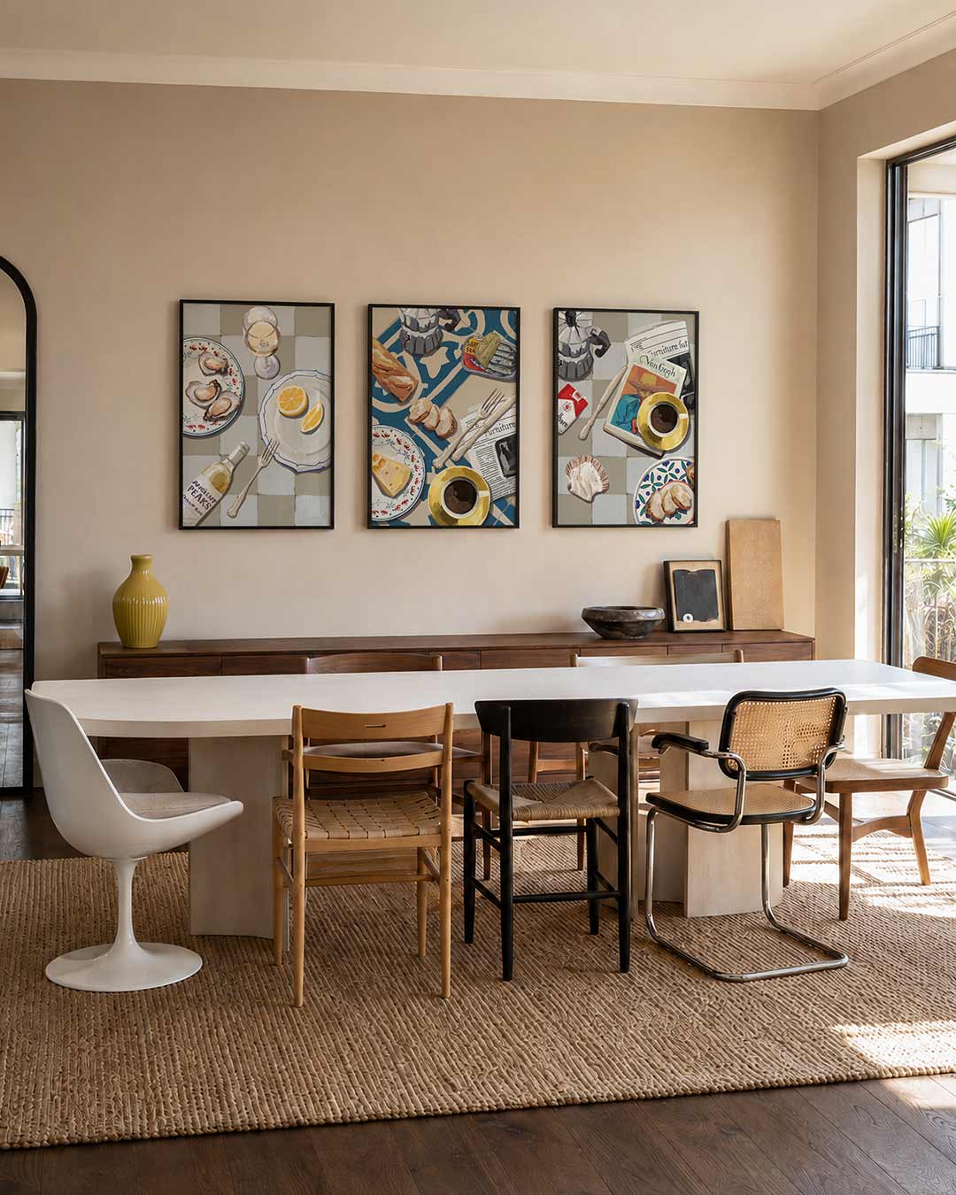 Eettafel compositie posterset – derde productweergave – deze driedelige postercombinatie toont een tafel met