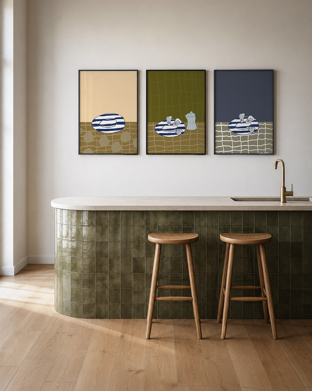 Vorm en kleurenspel posterset – tweede productweergave – deze posterset in drie delen toont een speelse combinatie van