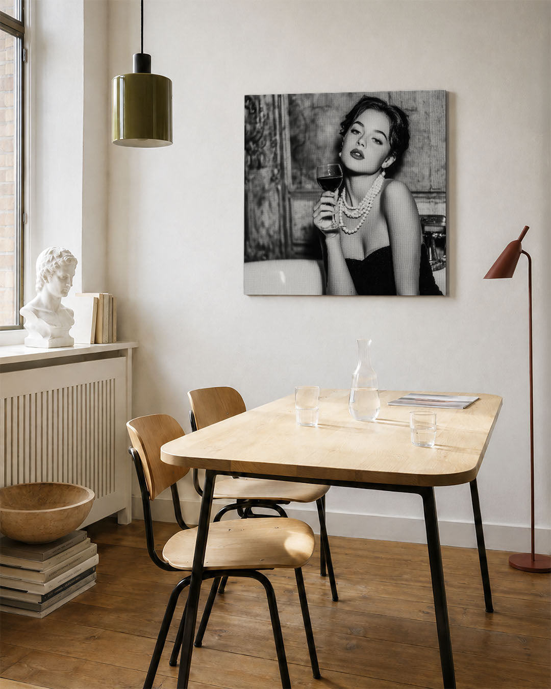 Elegante vrouw met wijn kunstwerk – vierkante wanddecoratie – dit kunstwerk toont een vrouw in een verfijnde pose met een
