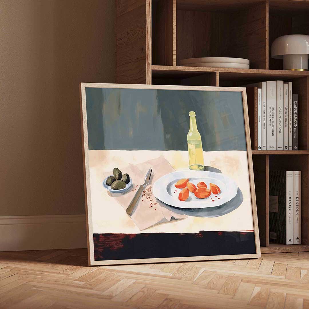 Stilleven met fles en fruit – moderne wandkunst met kleur en vormen als poster